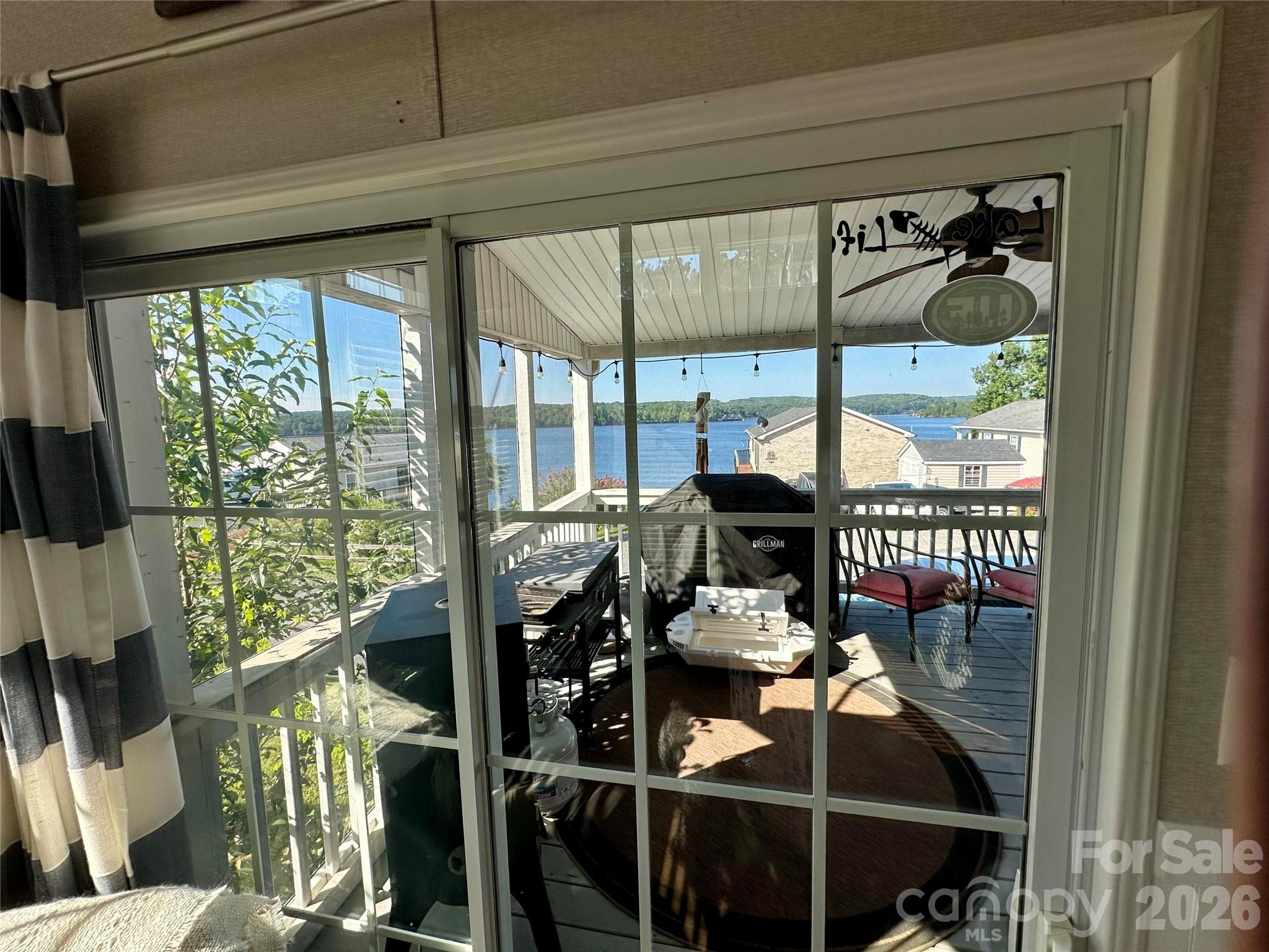 195 Grand View Drive — New London
