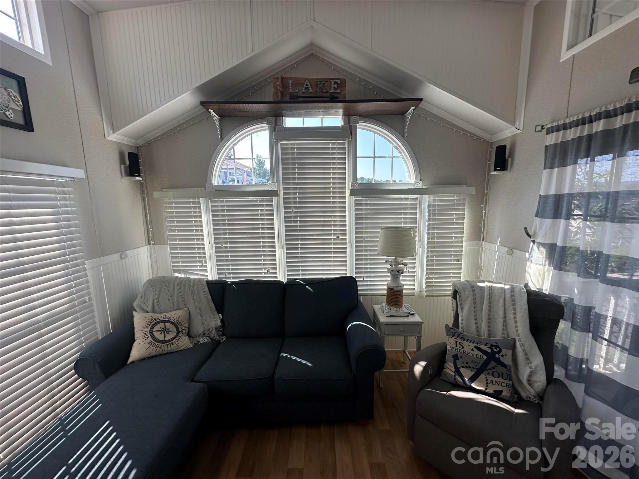 195 Grand View Drive — New London
