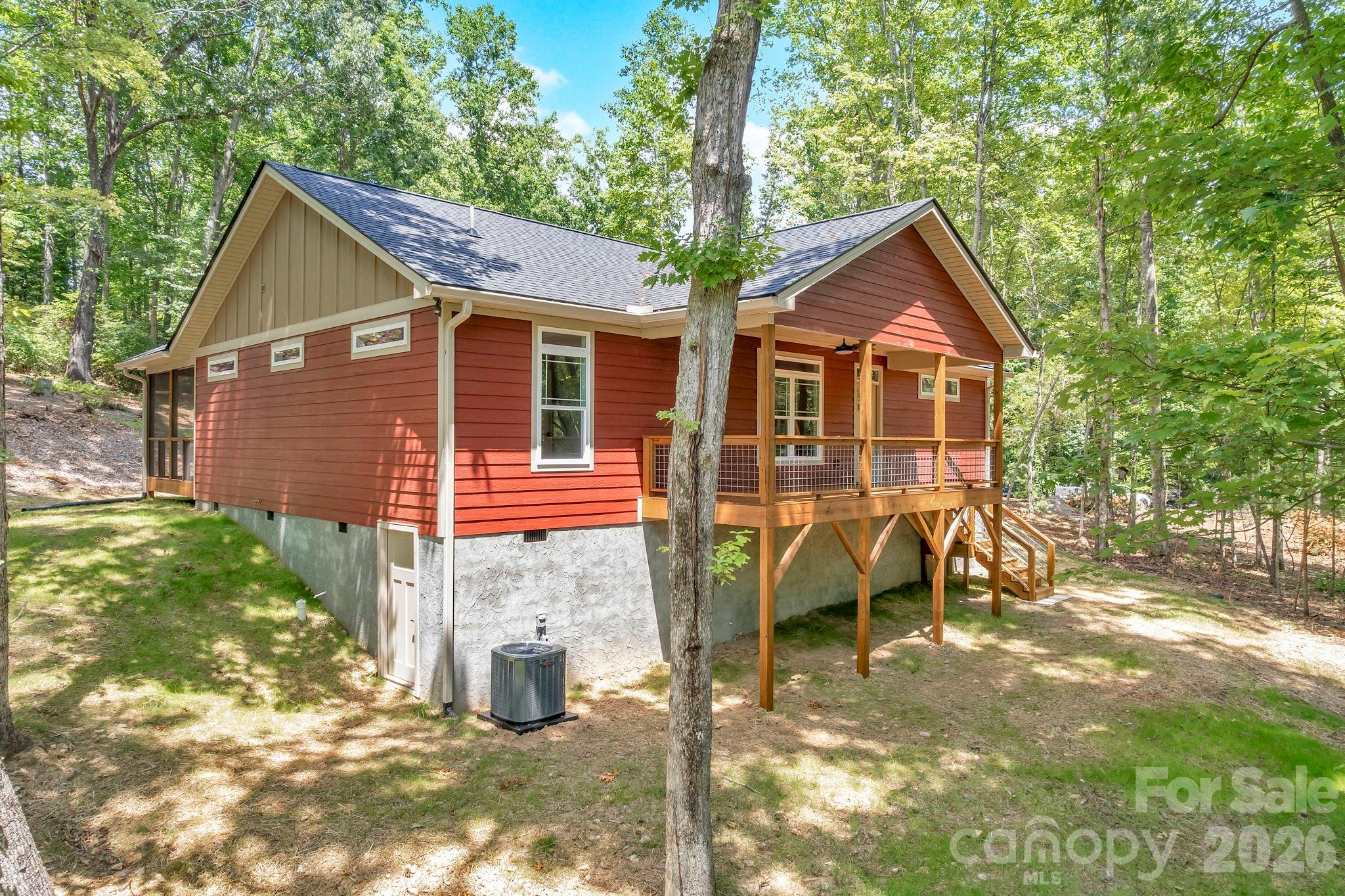 63 Abbey Lane — Hendersonville