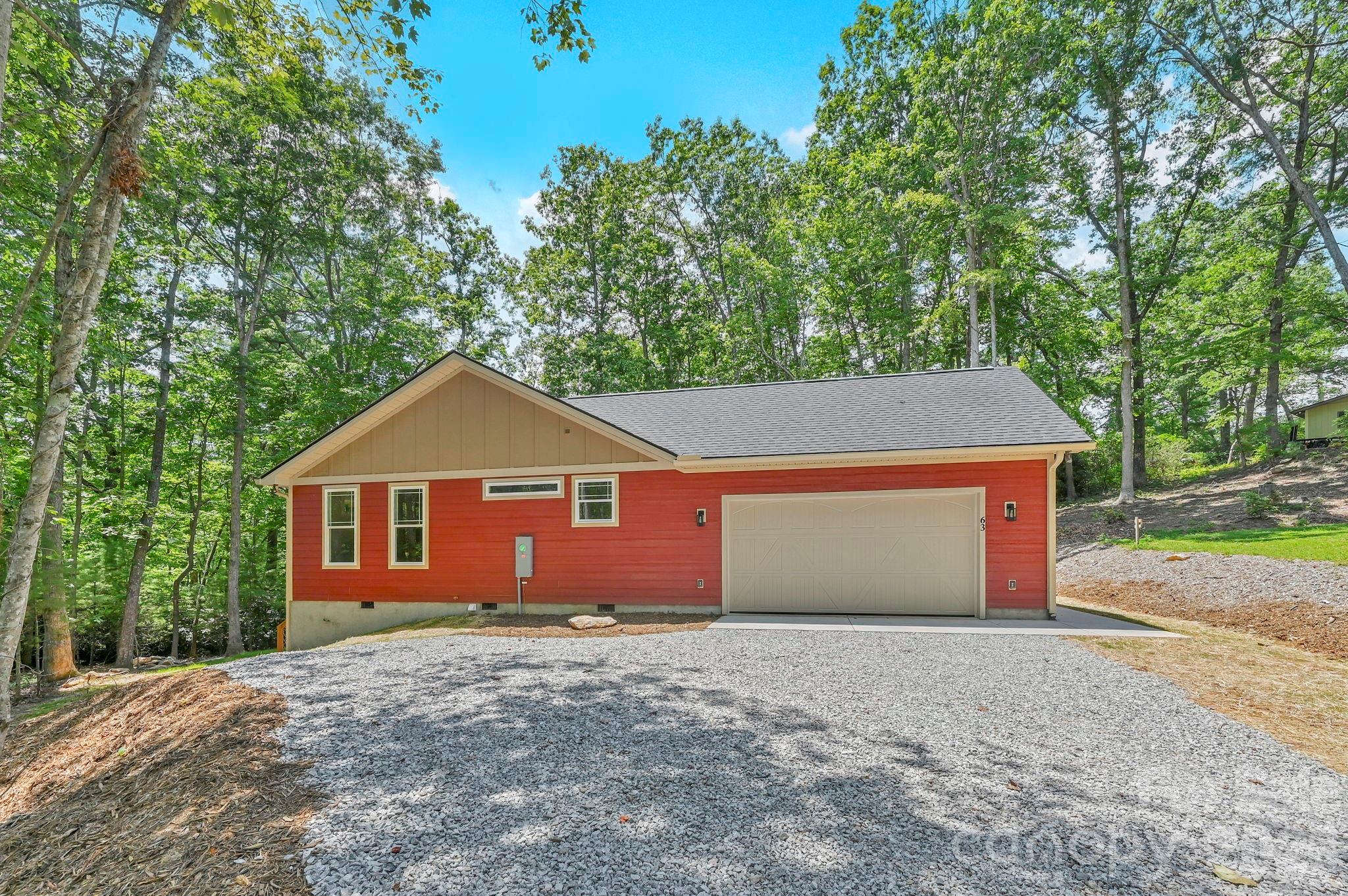63 Abbey Lane — Hendersonville