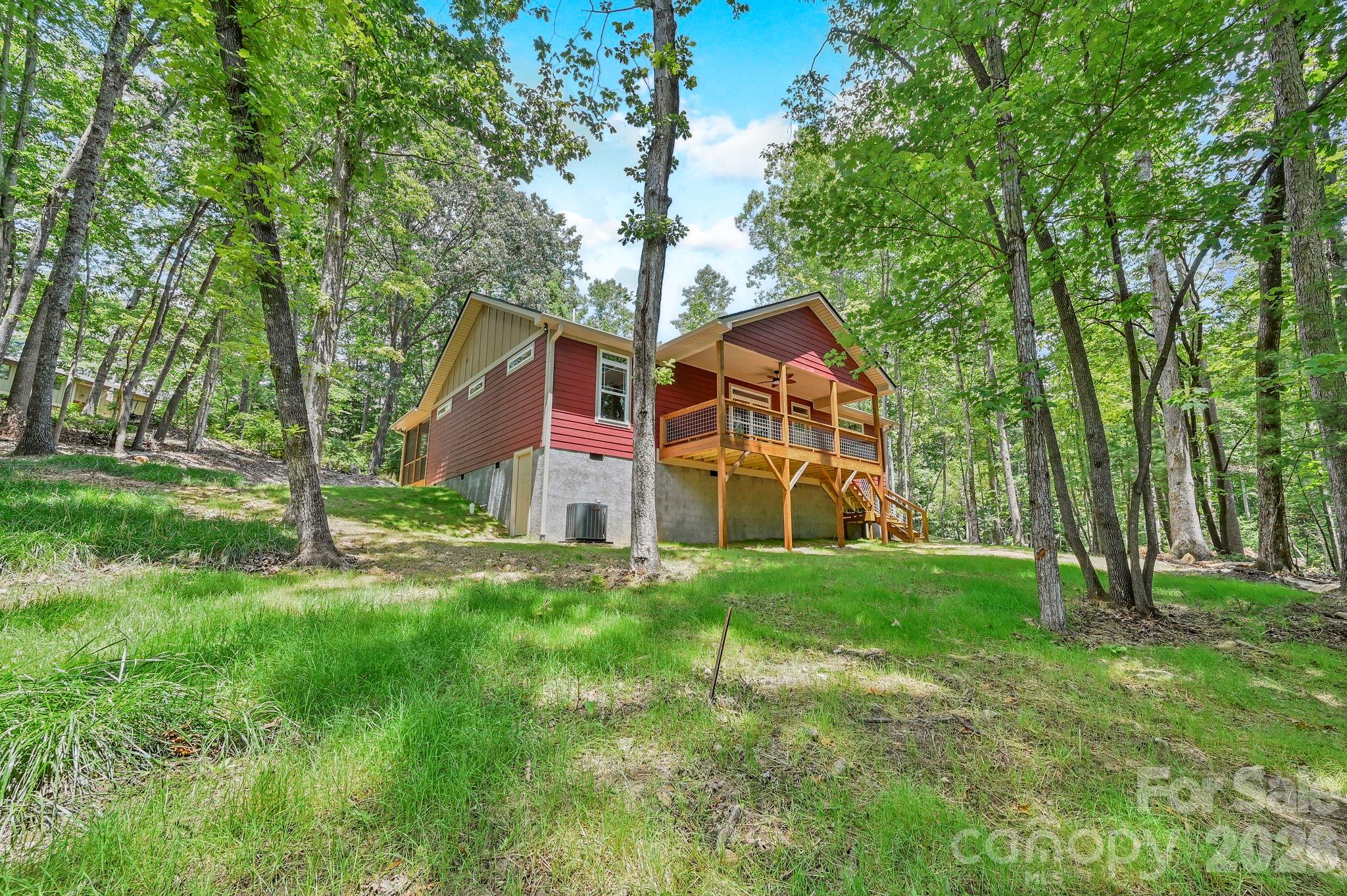 63 Abbey Lane — Hendersonville
