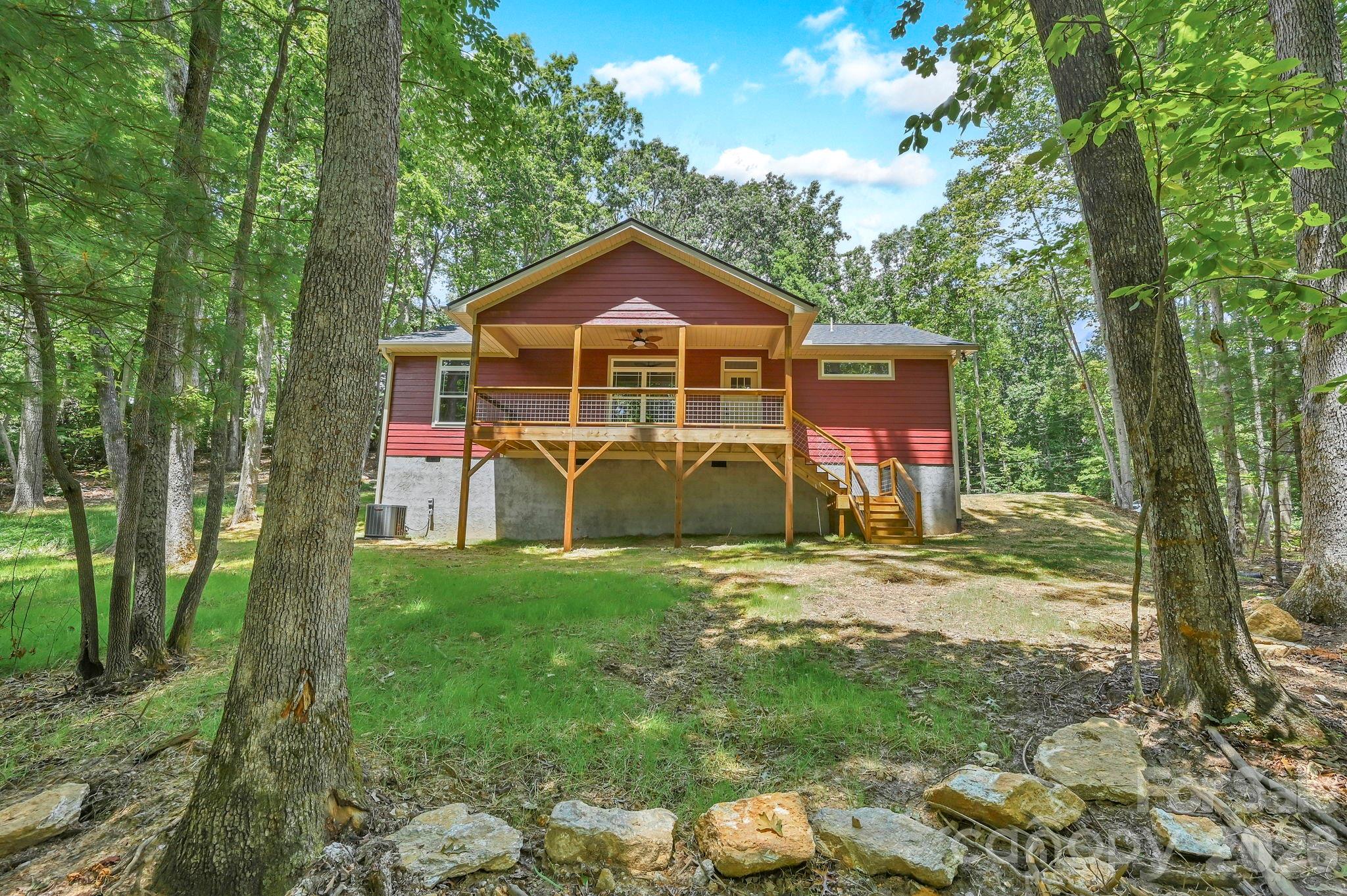 63 Abbey Lane — Hendersonville