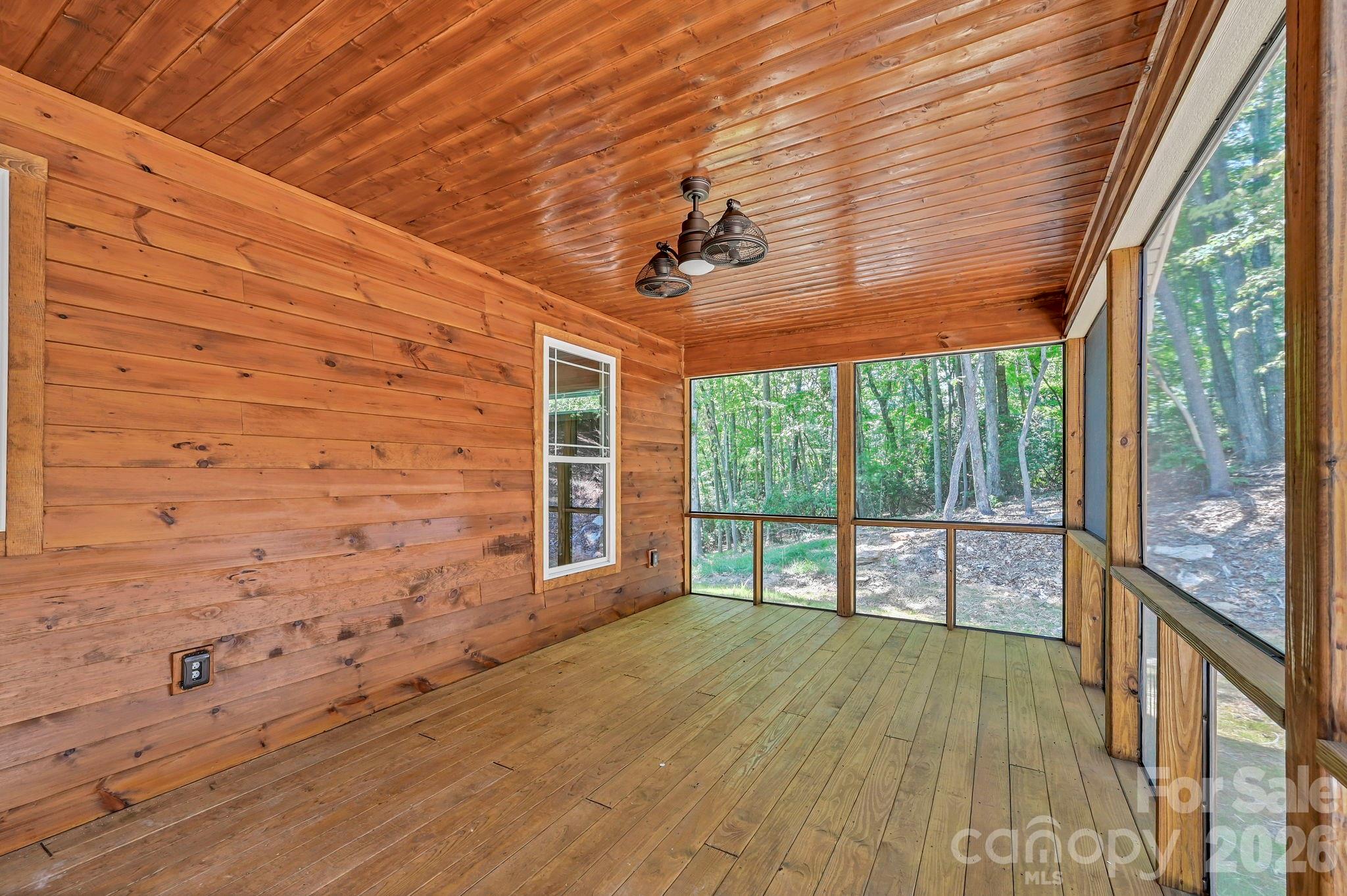 63 Abbey Lane — Hendersonville