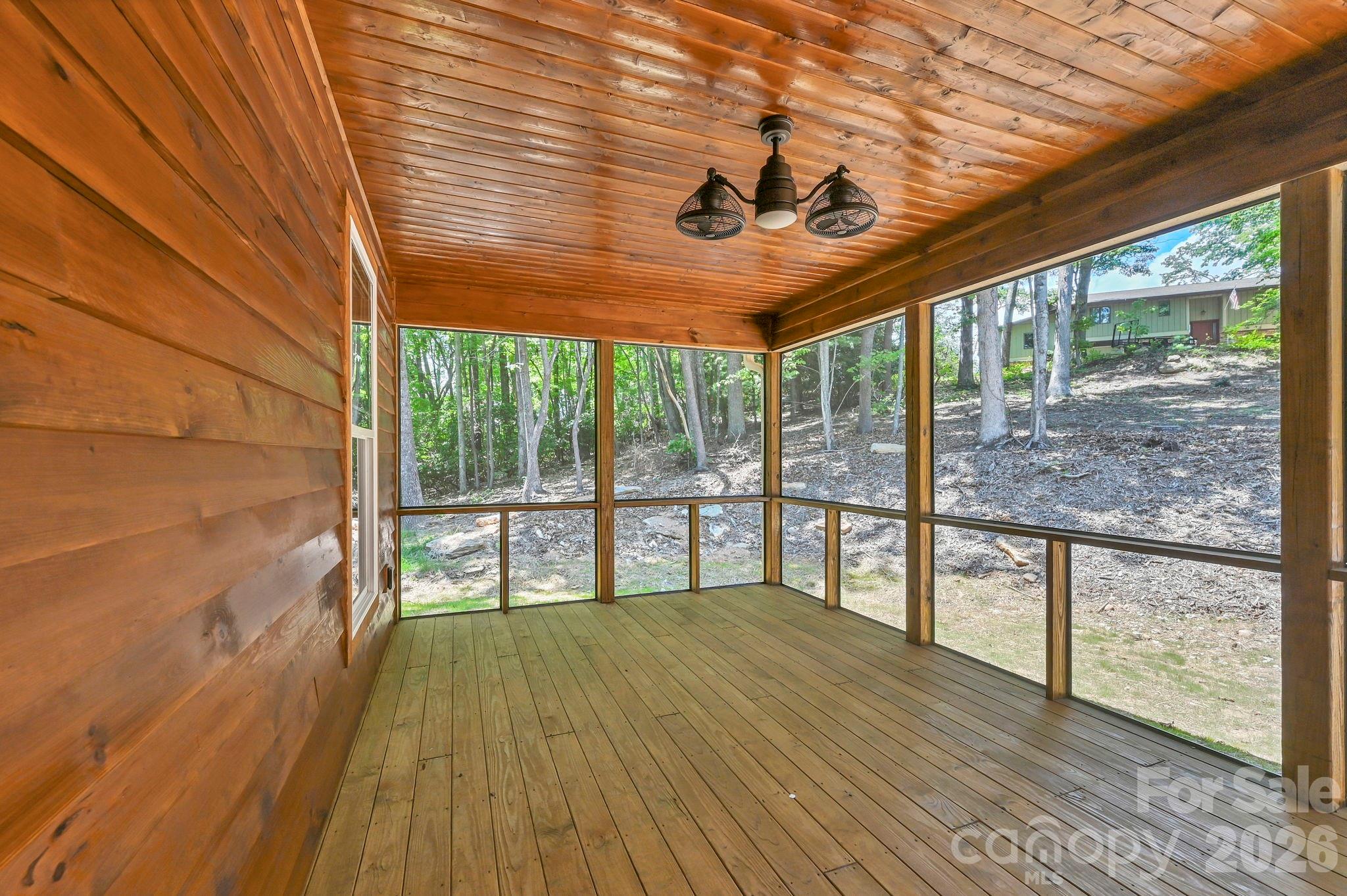 63 Abbey Lane — Hendersonville