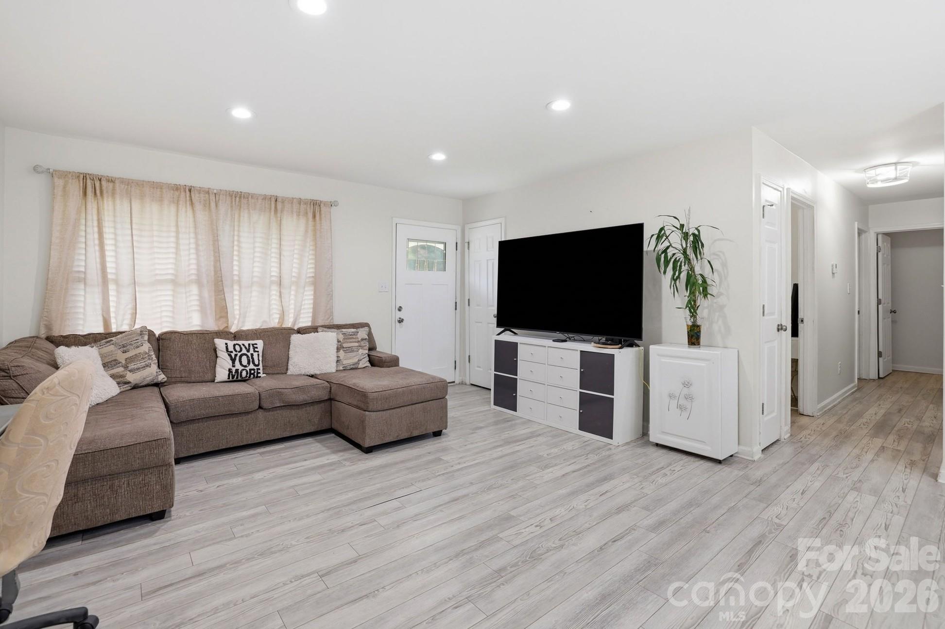 131 Midwood Lane — Belmont