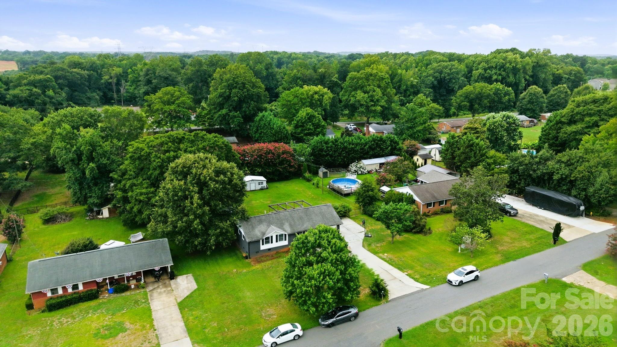 131 Midwood Lane — Belmont