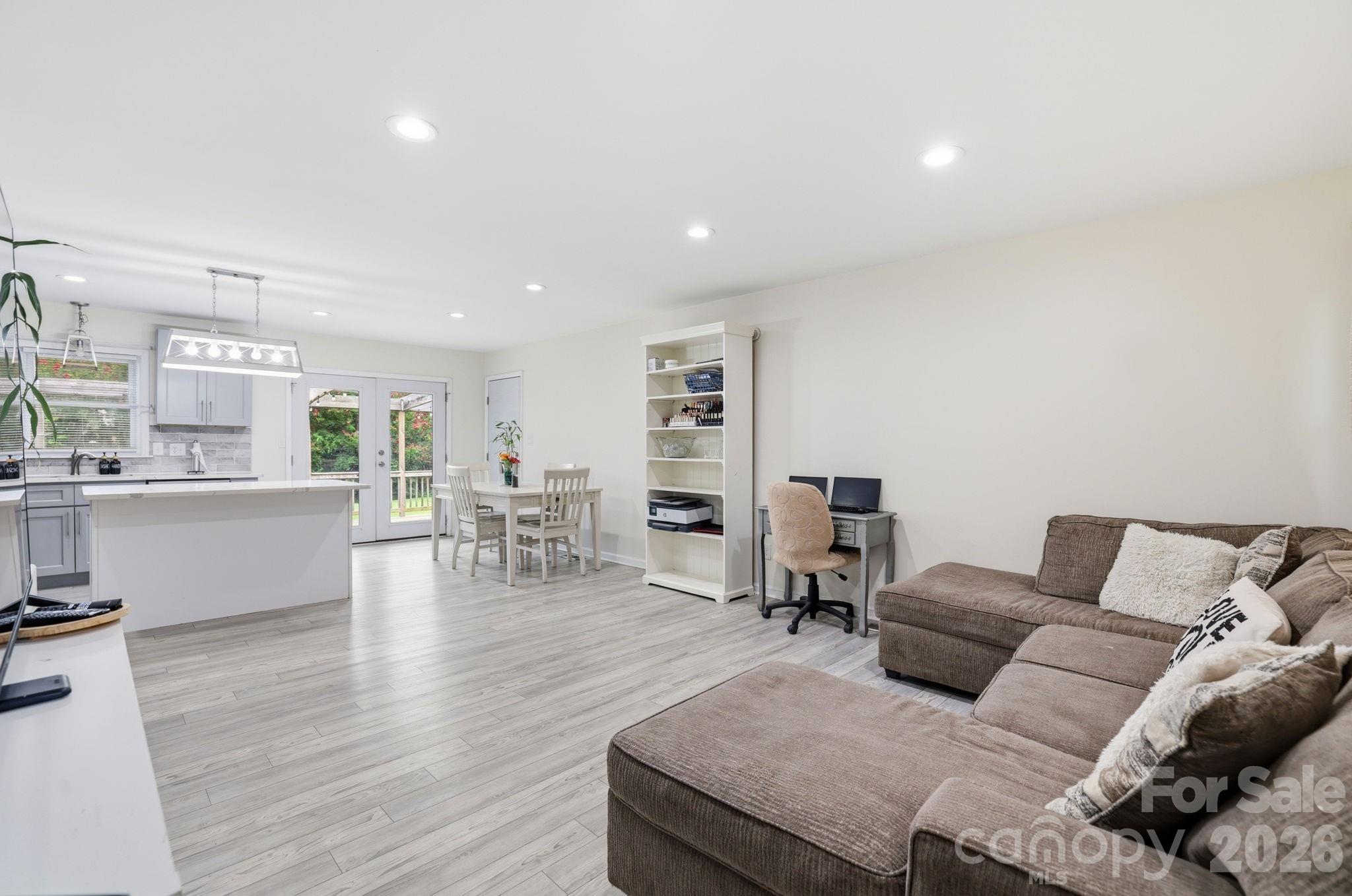 131 Midwood Lane — Belmont