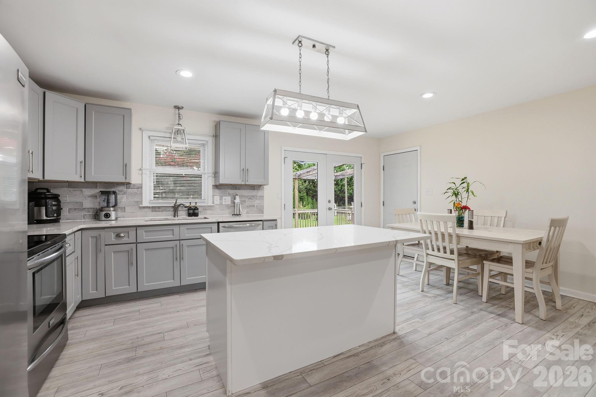 131 Midwood Lane — Belmont