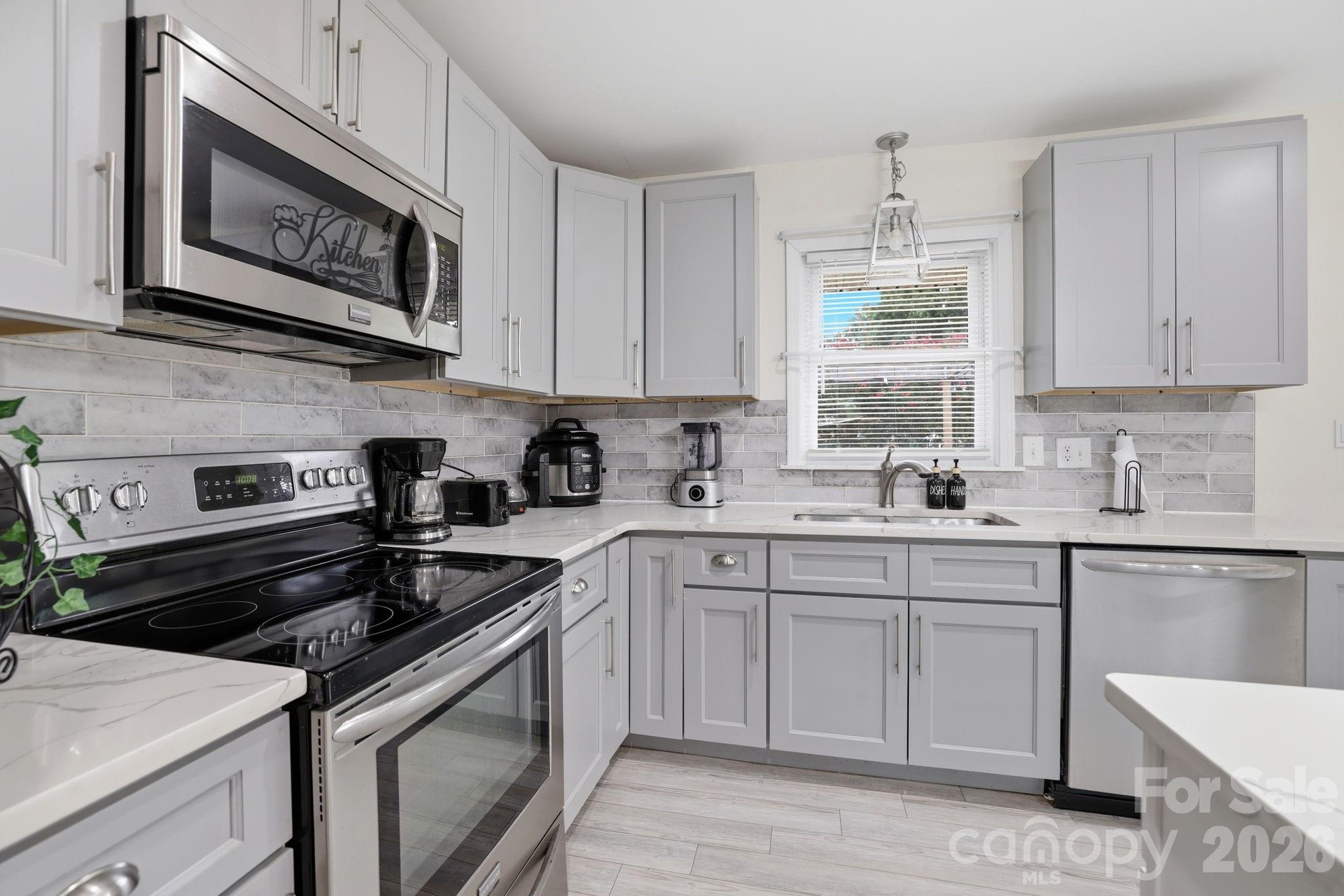 131 Midwood Lane — Belmont