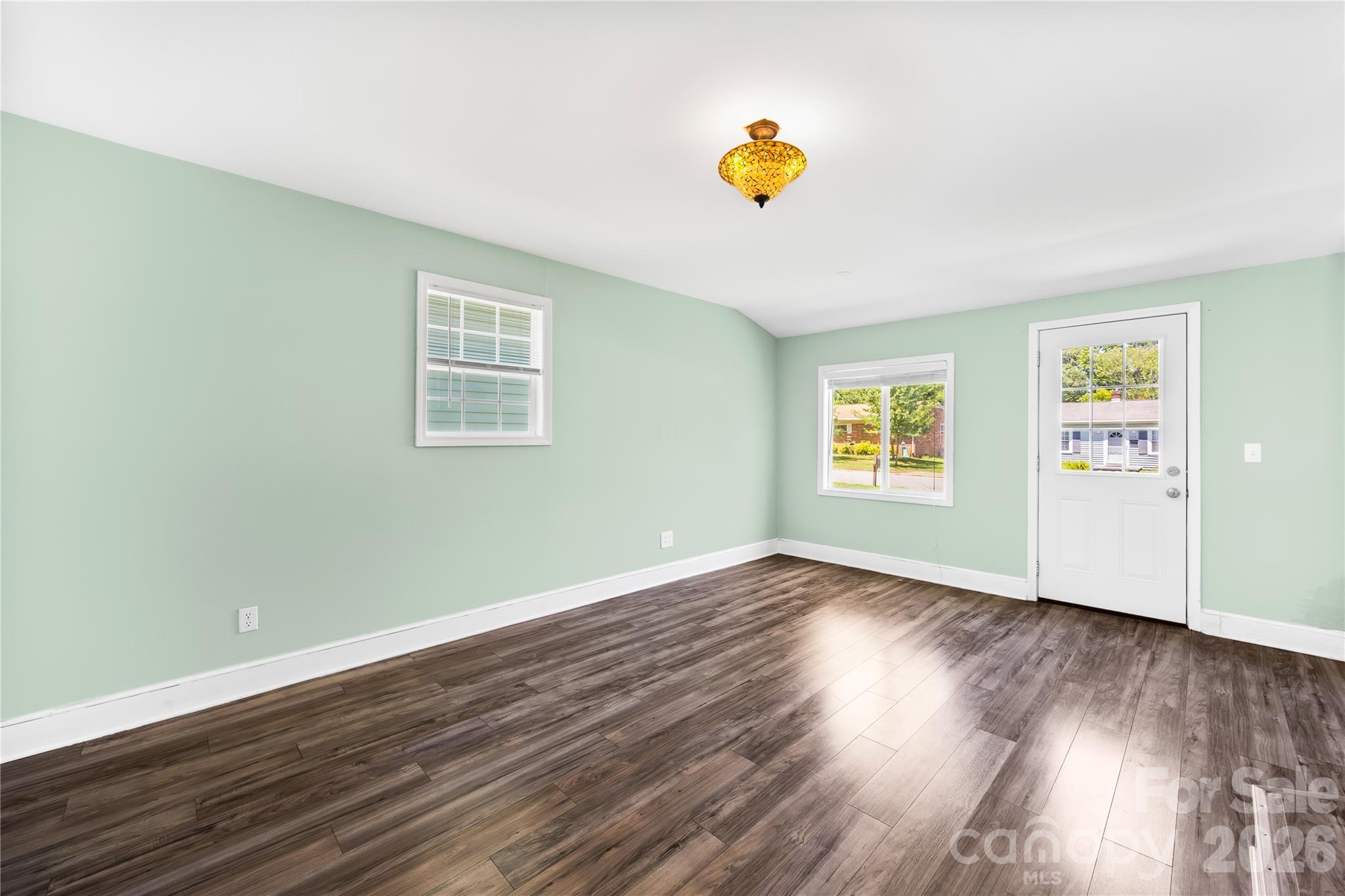 316 20th Avenue NE — Hickory