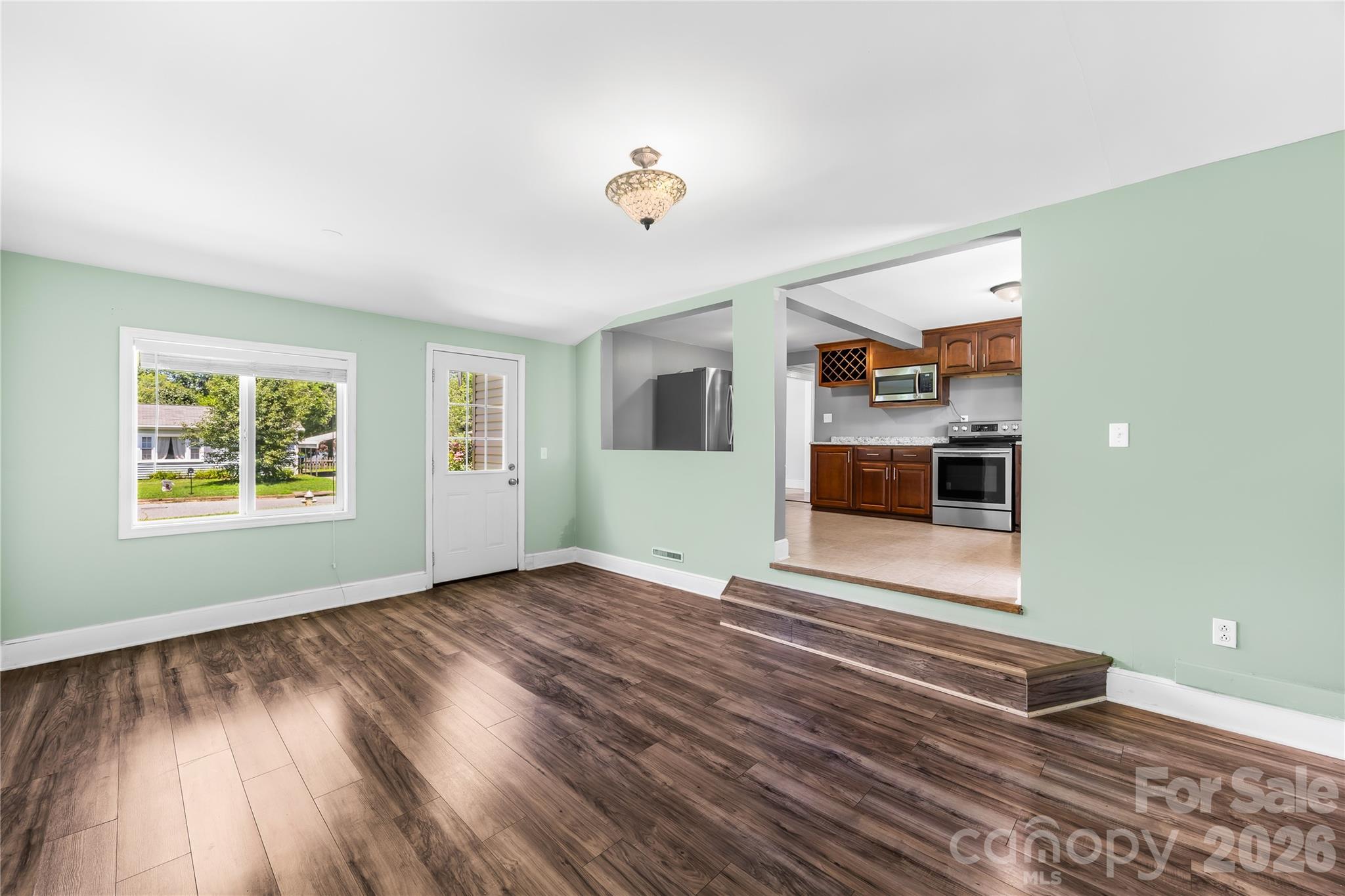 316 20th Avenue NE — Hickory