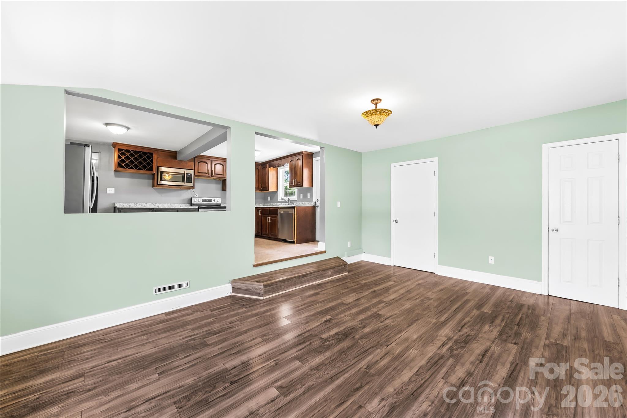 316 20th Avenue NE — Hickory