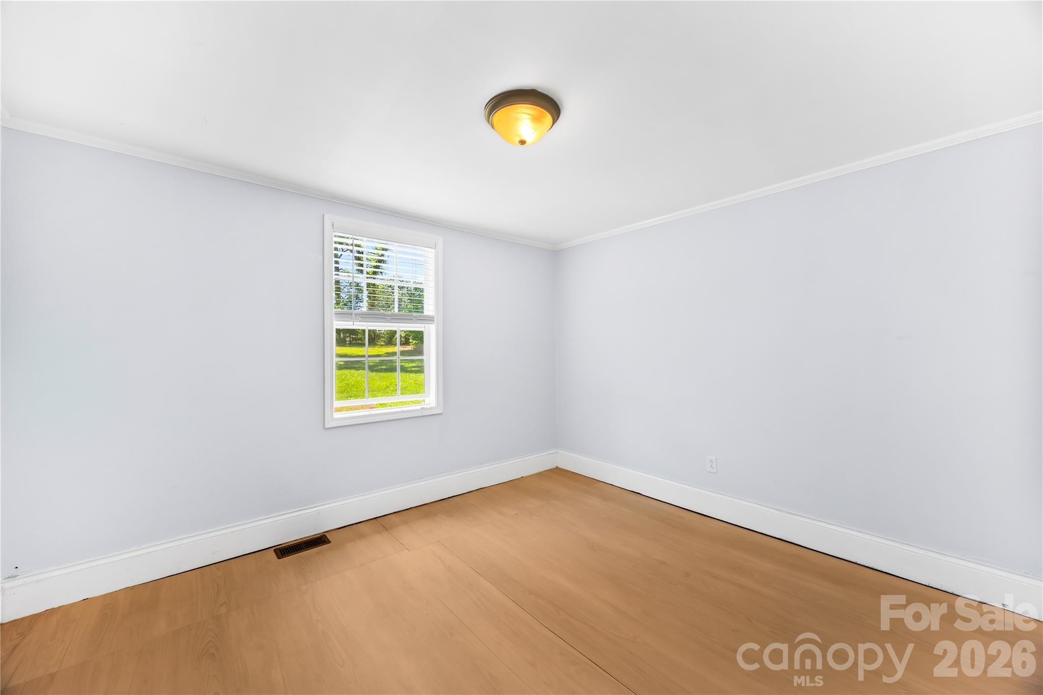 316 20th Avenue NE — Hickory