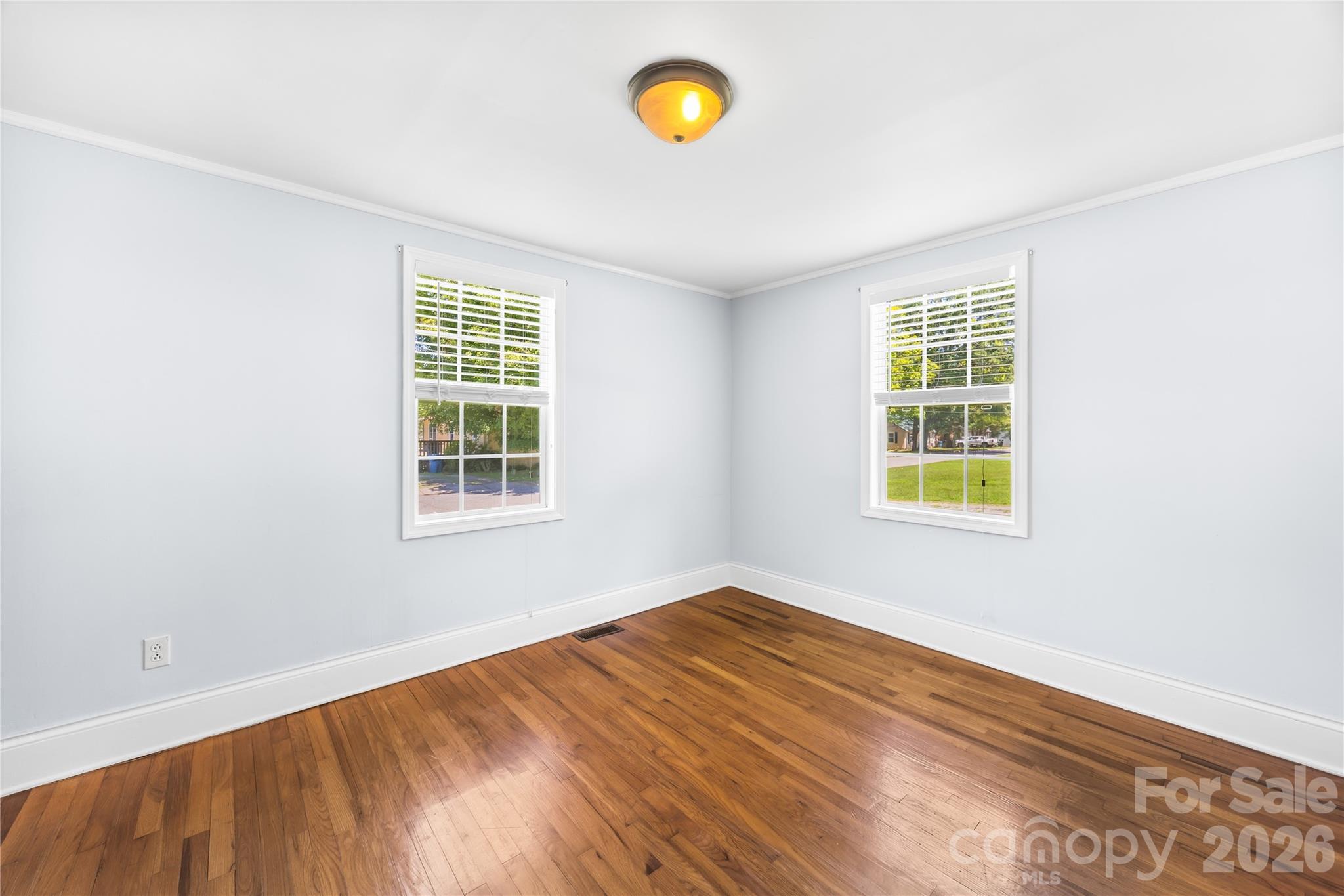 316 20th Avenue NE — Hickory