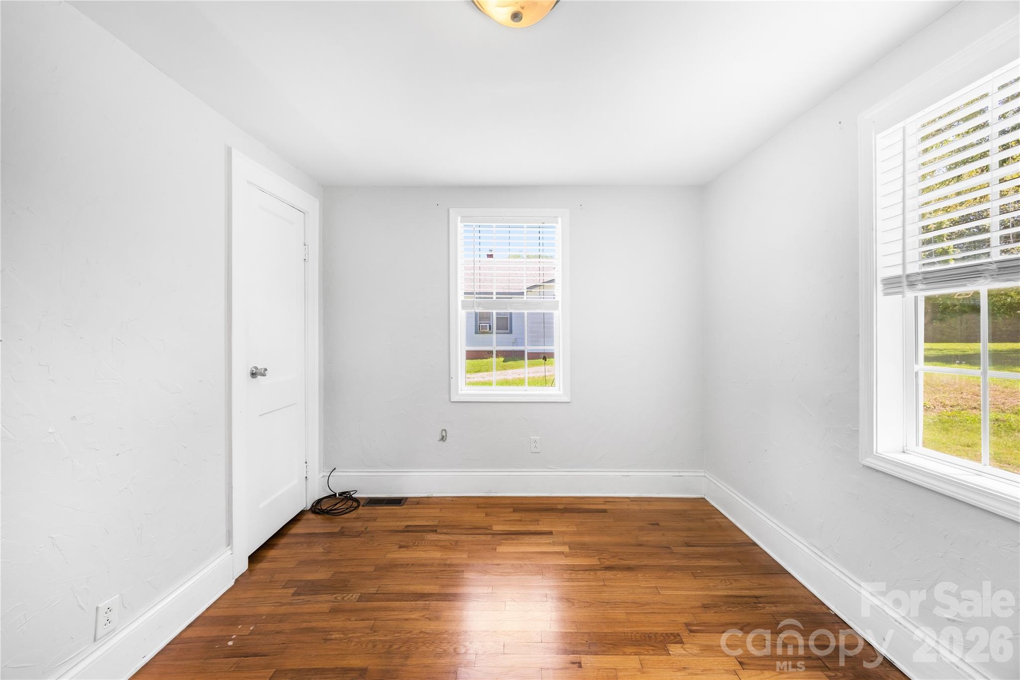 316 20th Avenue NE — Hickory