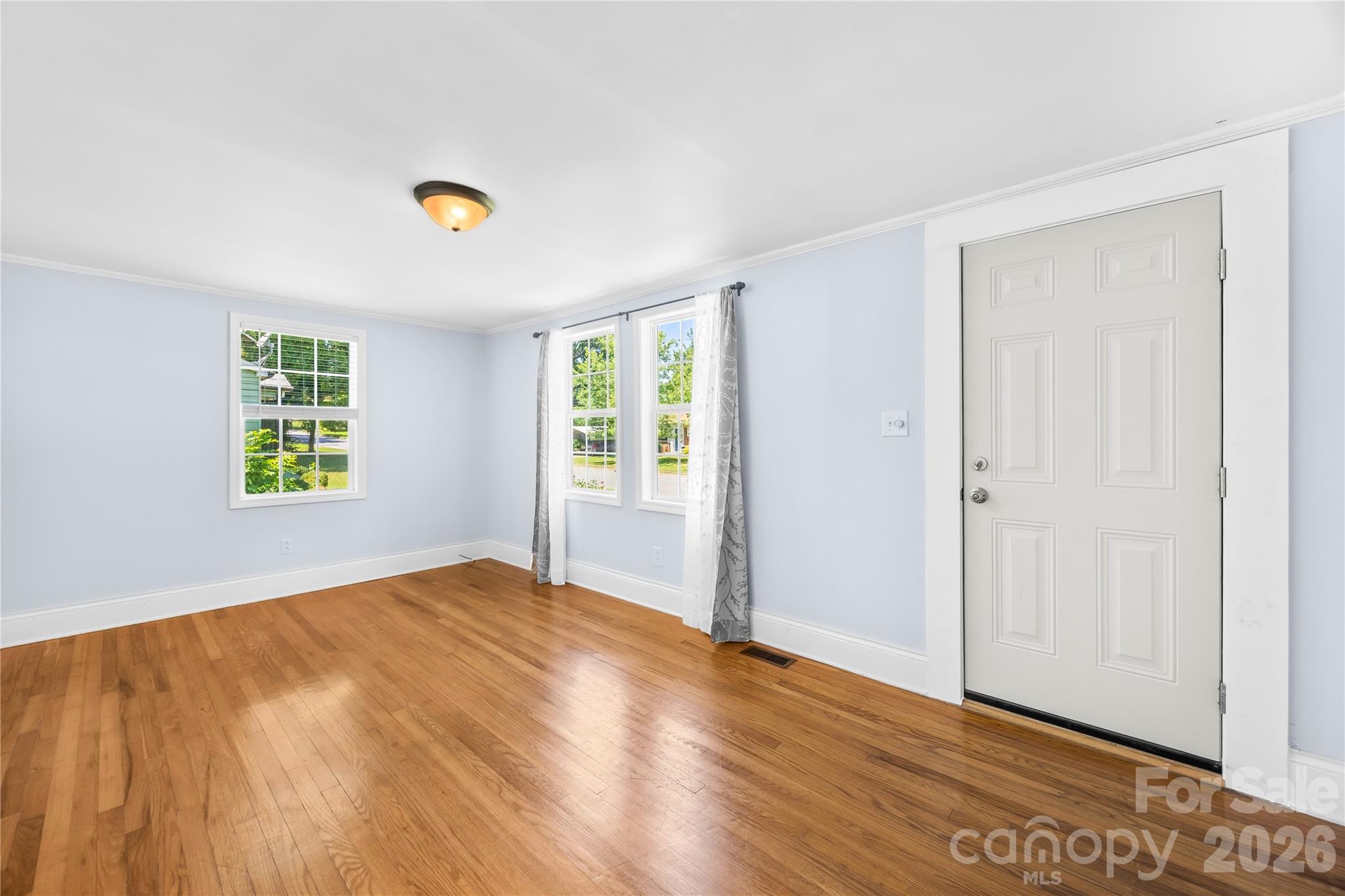 316 20th Avenue NE — Hickory