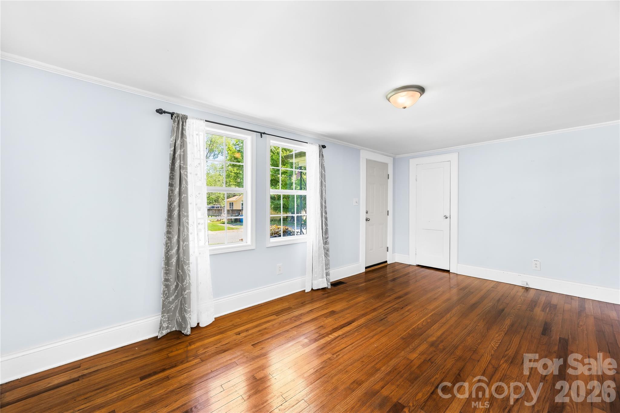 316 20th Avenue NE — Hickory