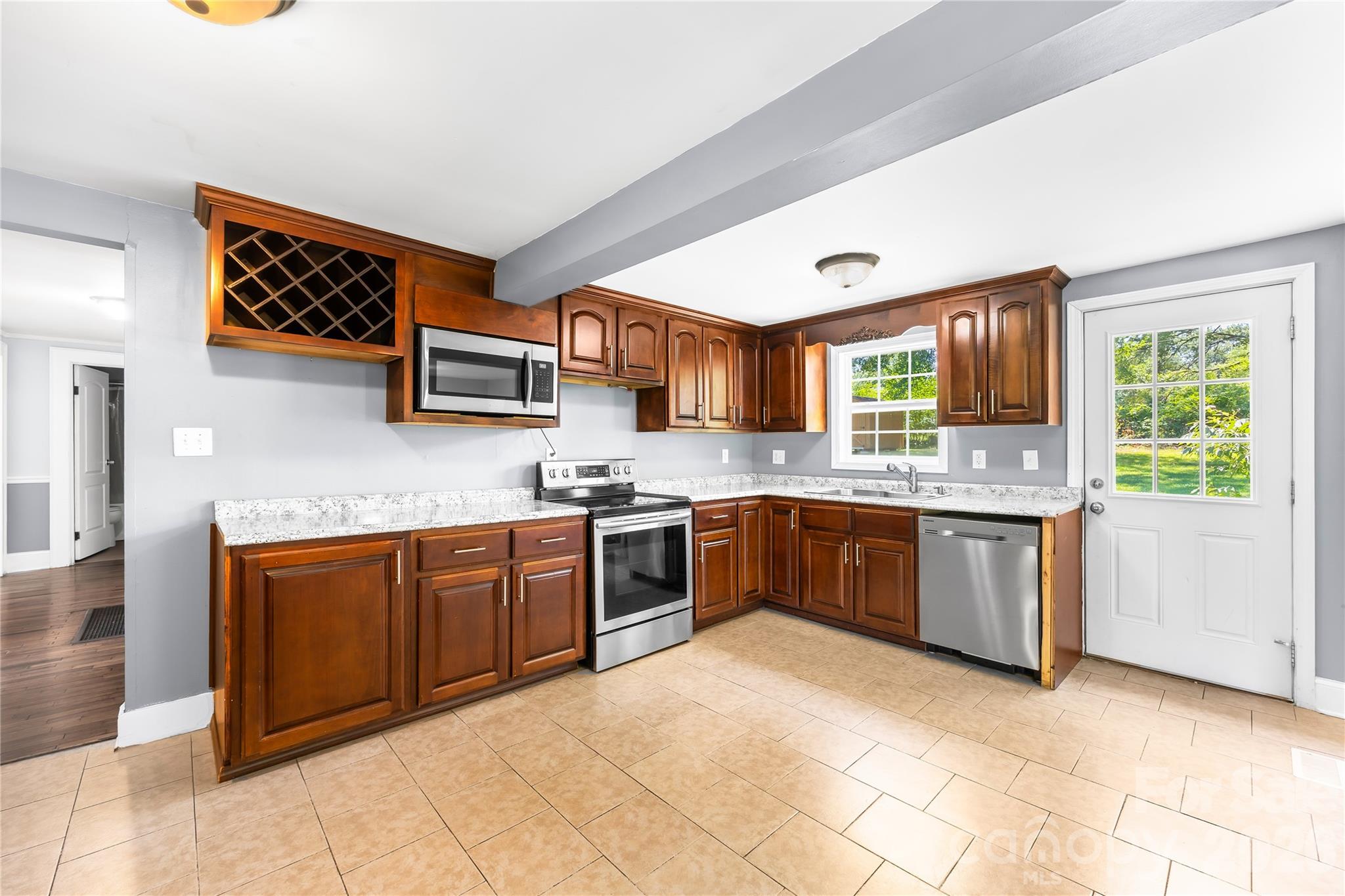 316 20th Avenue NE — Hickory