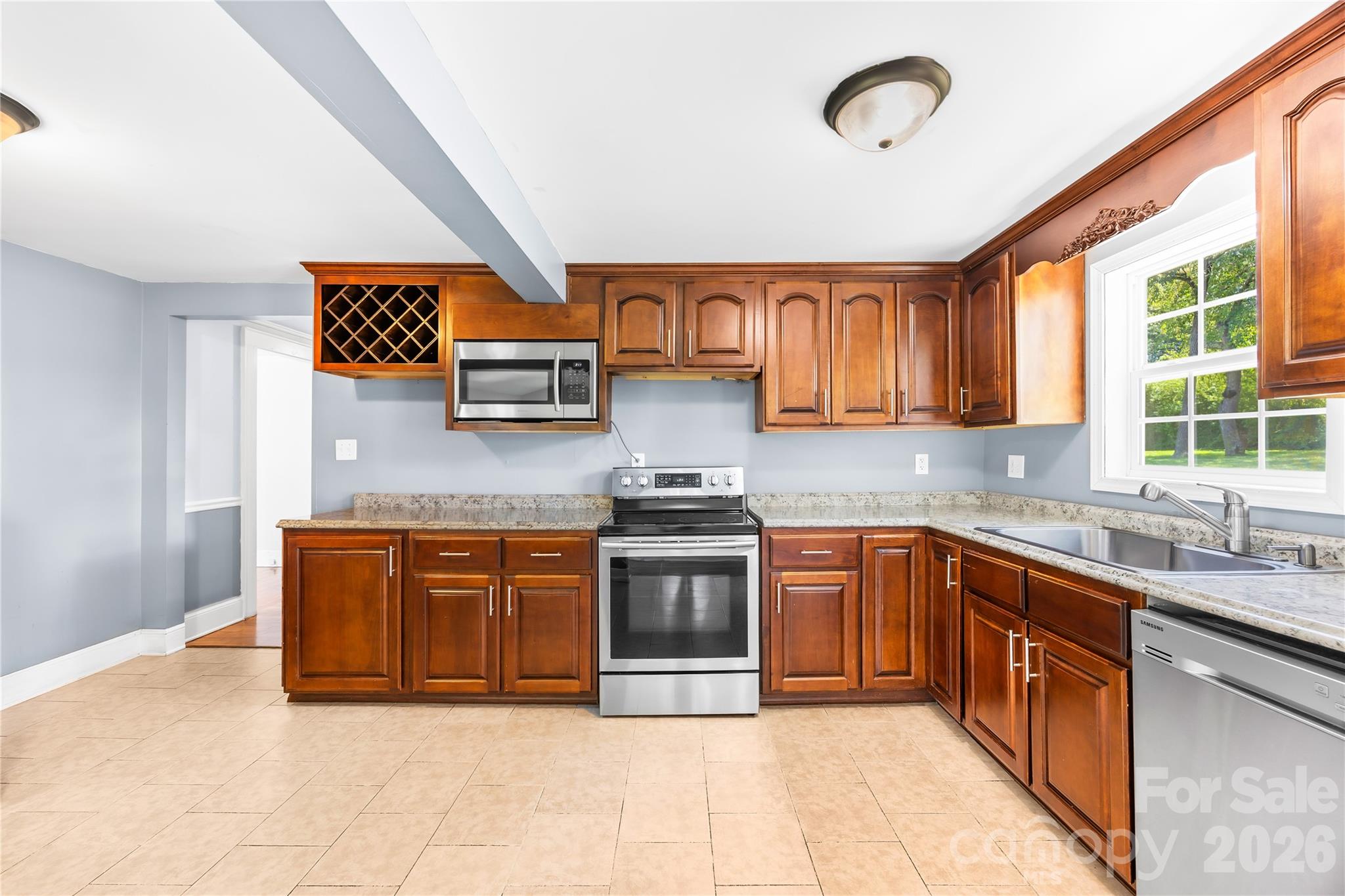 316 20th Avenue NE — Hickory