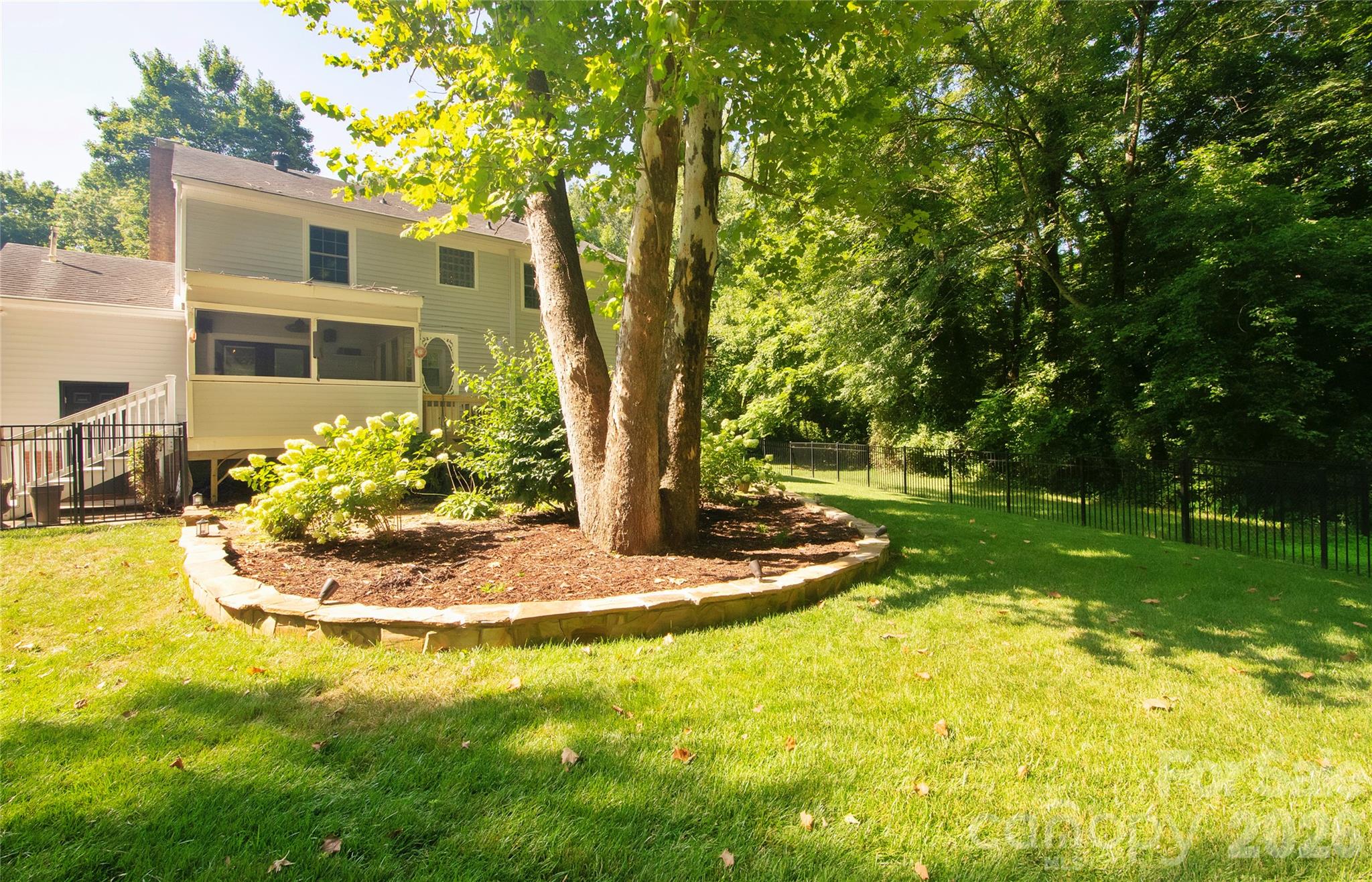 8301 Abercorn Lane — Charlotte