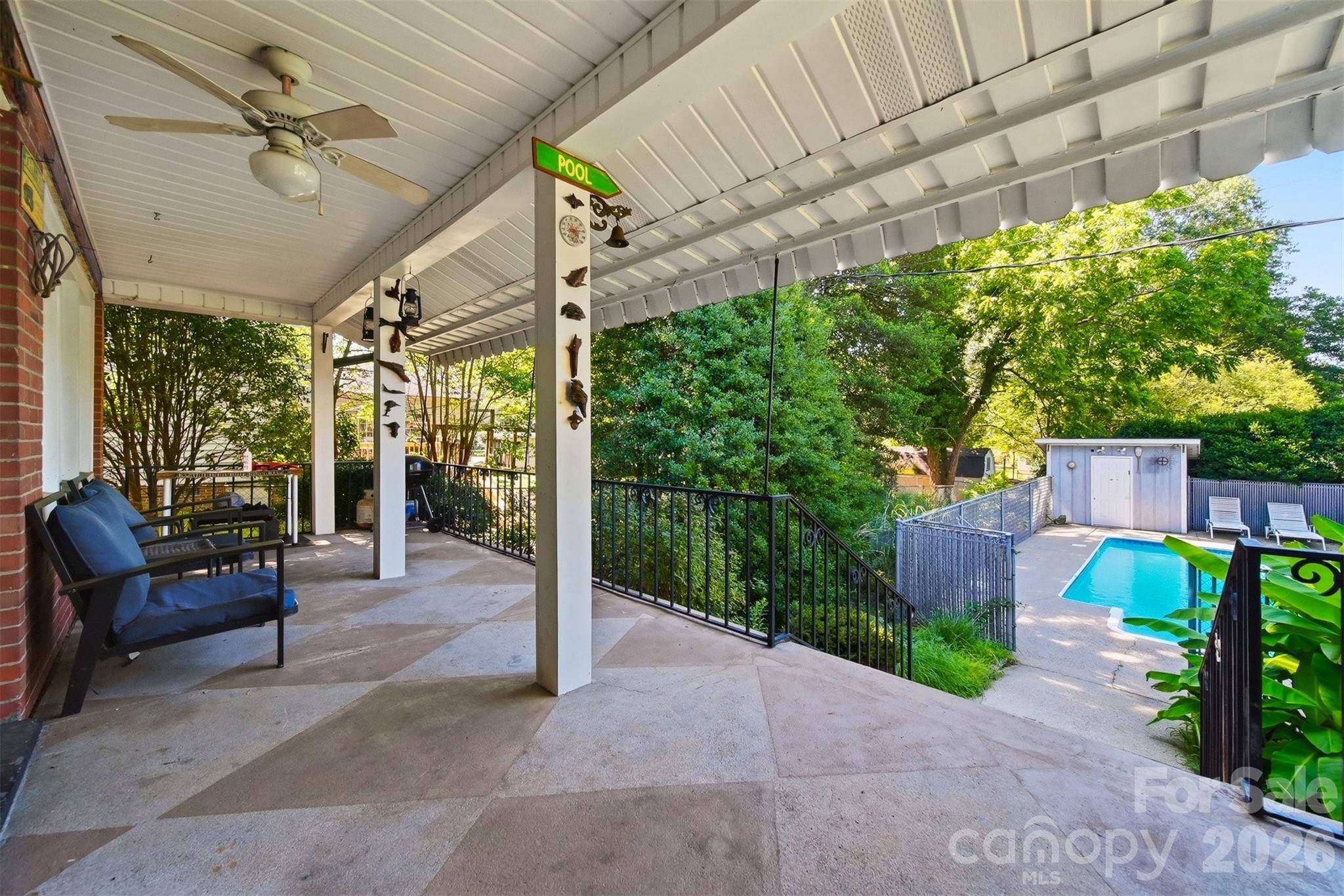 321 16th Avenue NW — Hickory