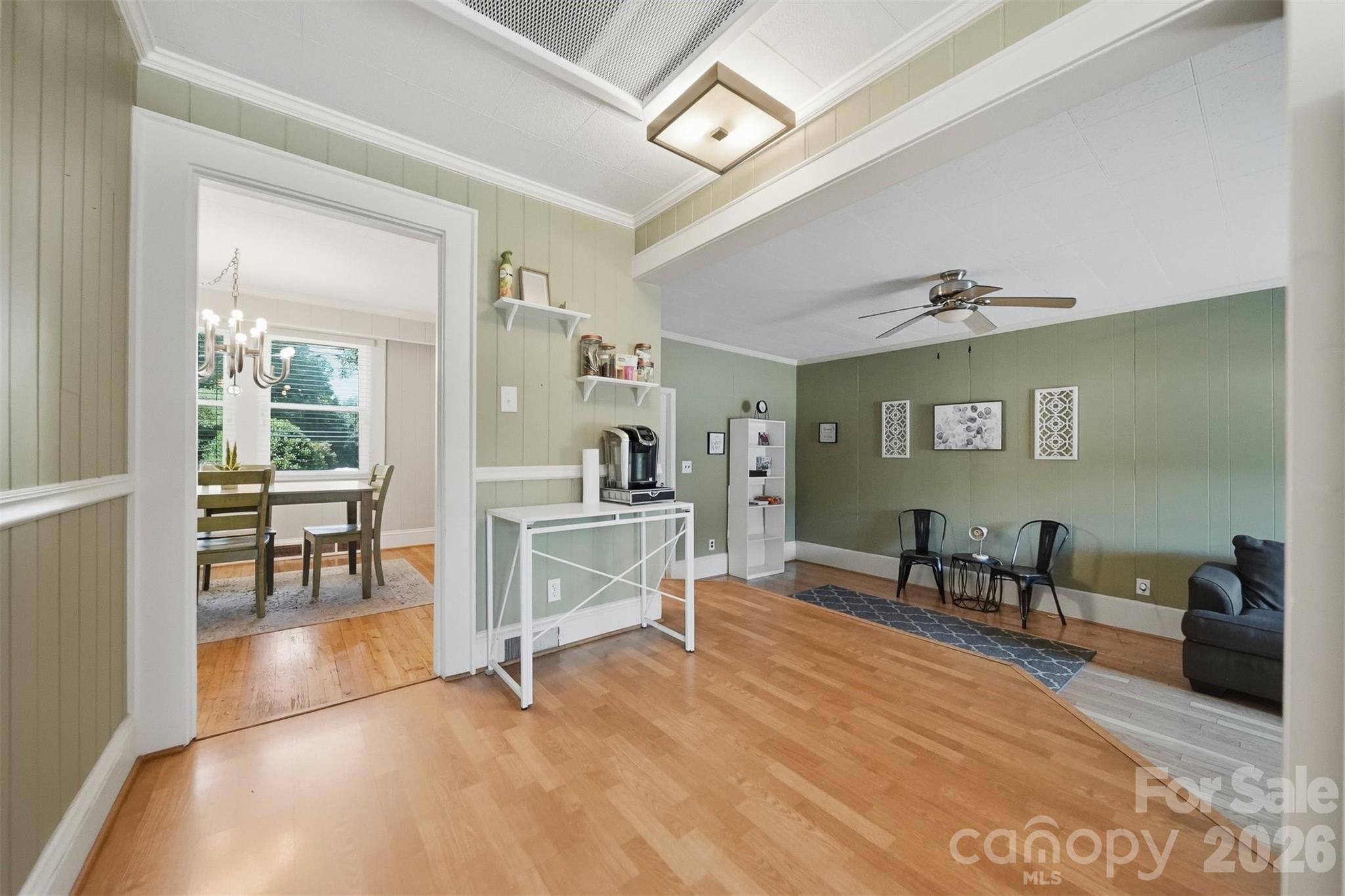 321 16th Avenue NW — Hickory