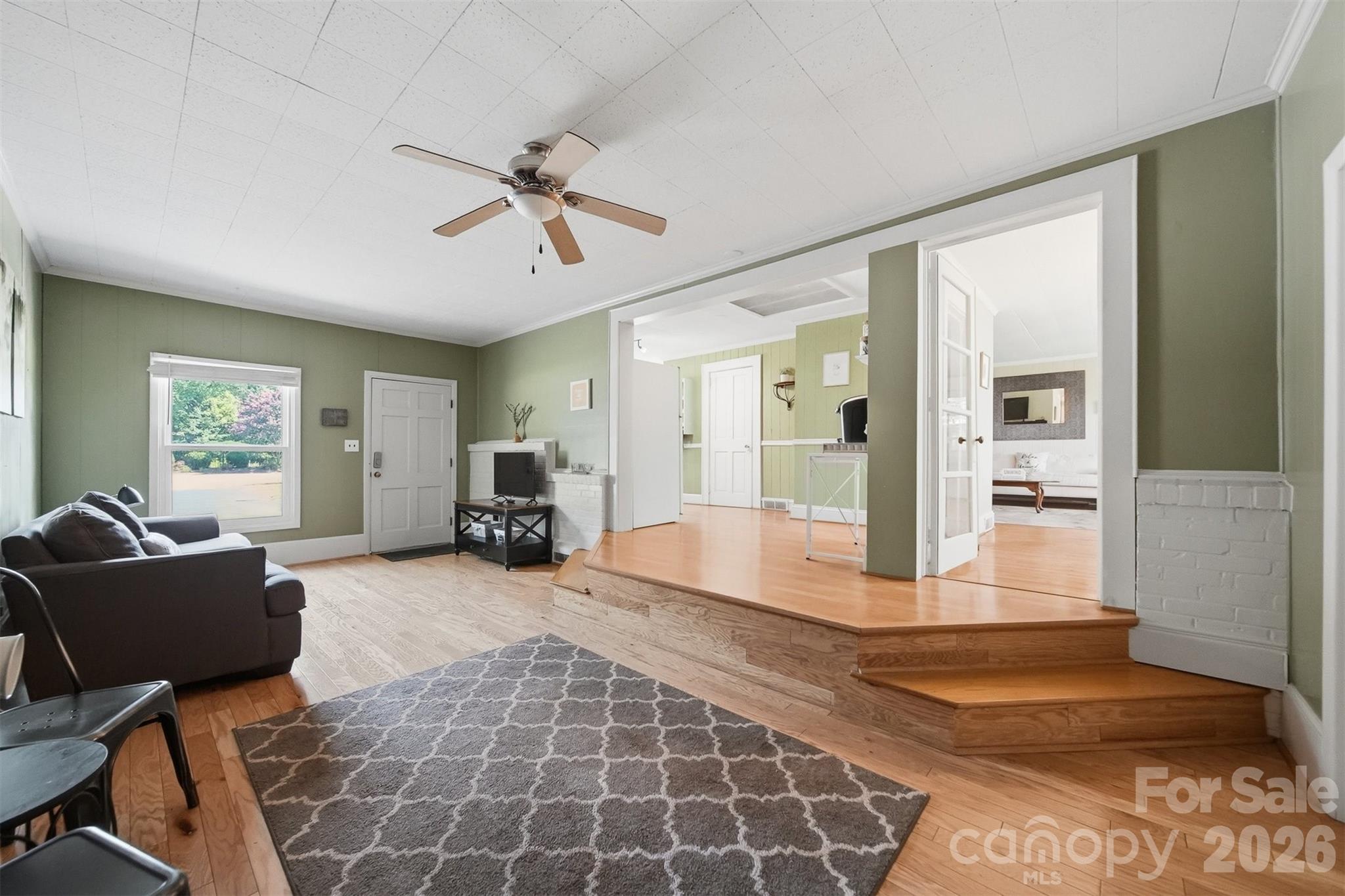 321 16th Avenue NW — Hickory