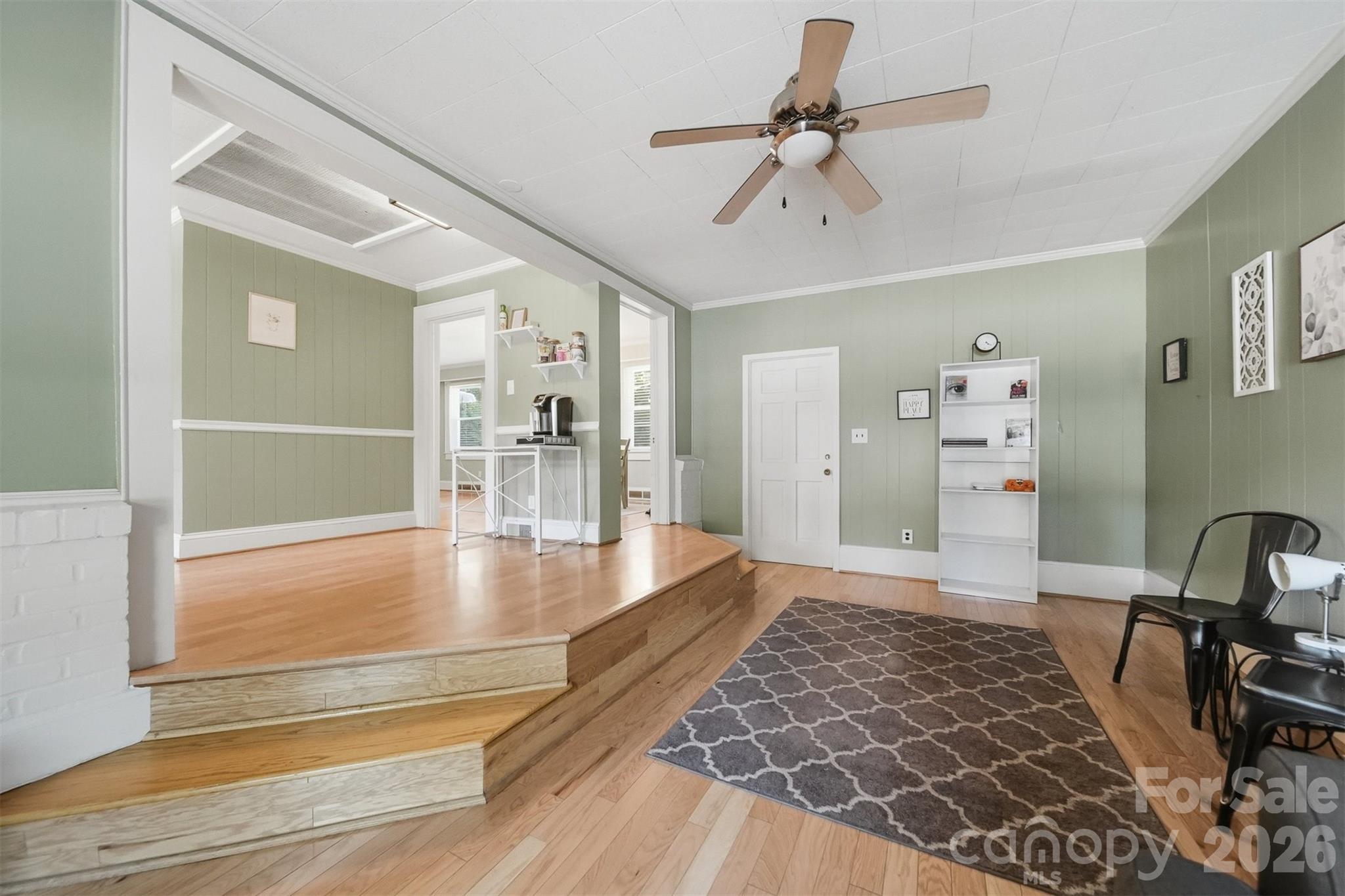 321 16th Avenue NW — Hickory