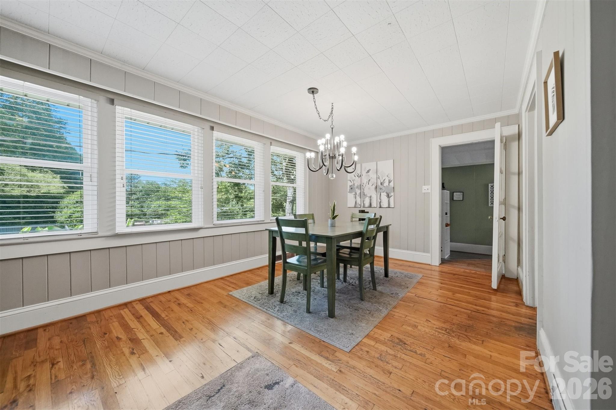 321 16th Avenue NW — Hickory