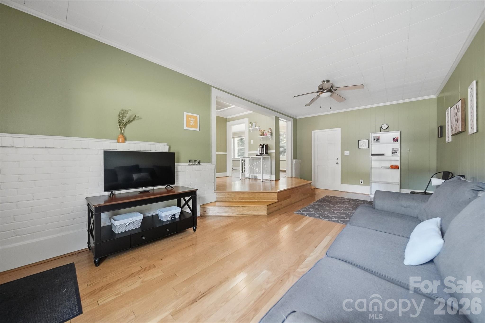 321 16th Avenue NW — Hickory