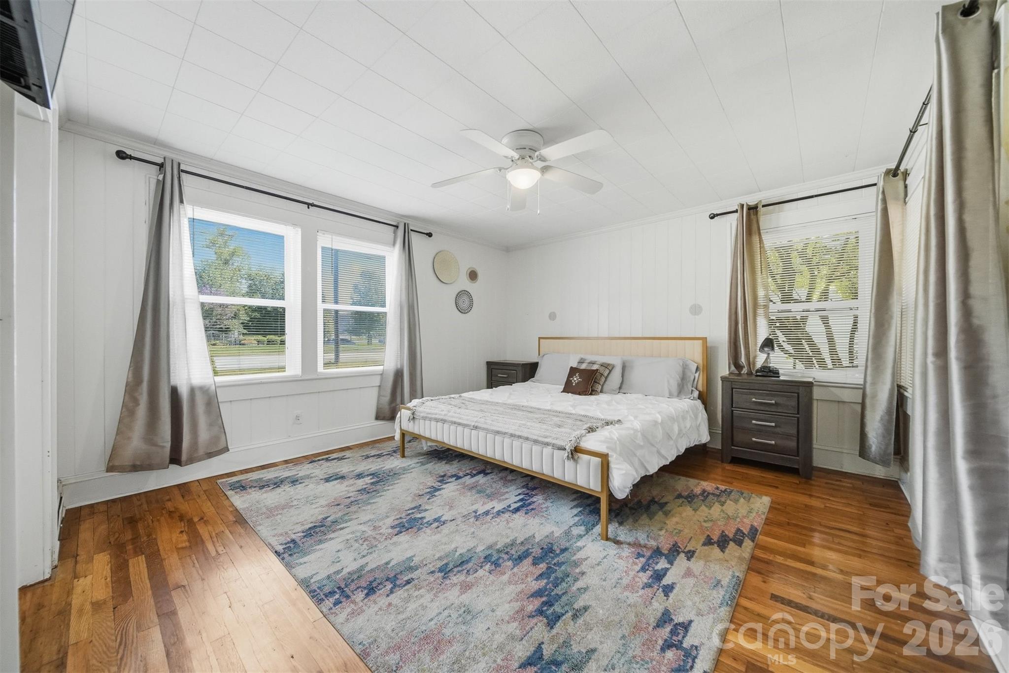321 16th Avenue NW — Hickory