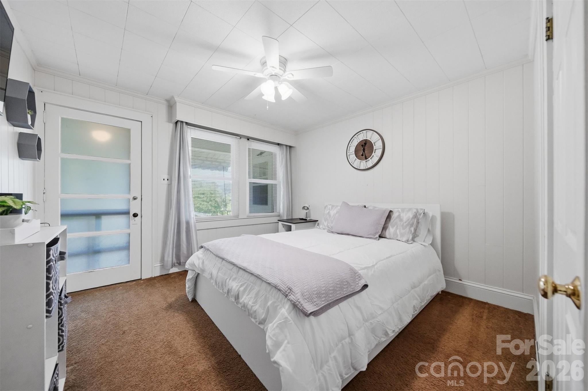 321 16th Avenue NW — Hickory