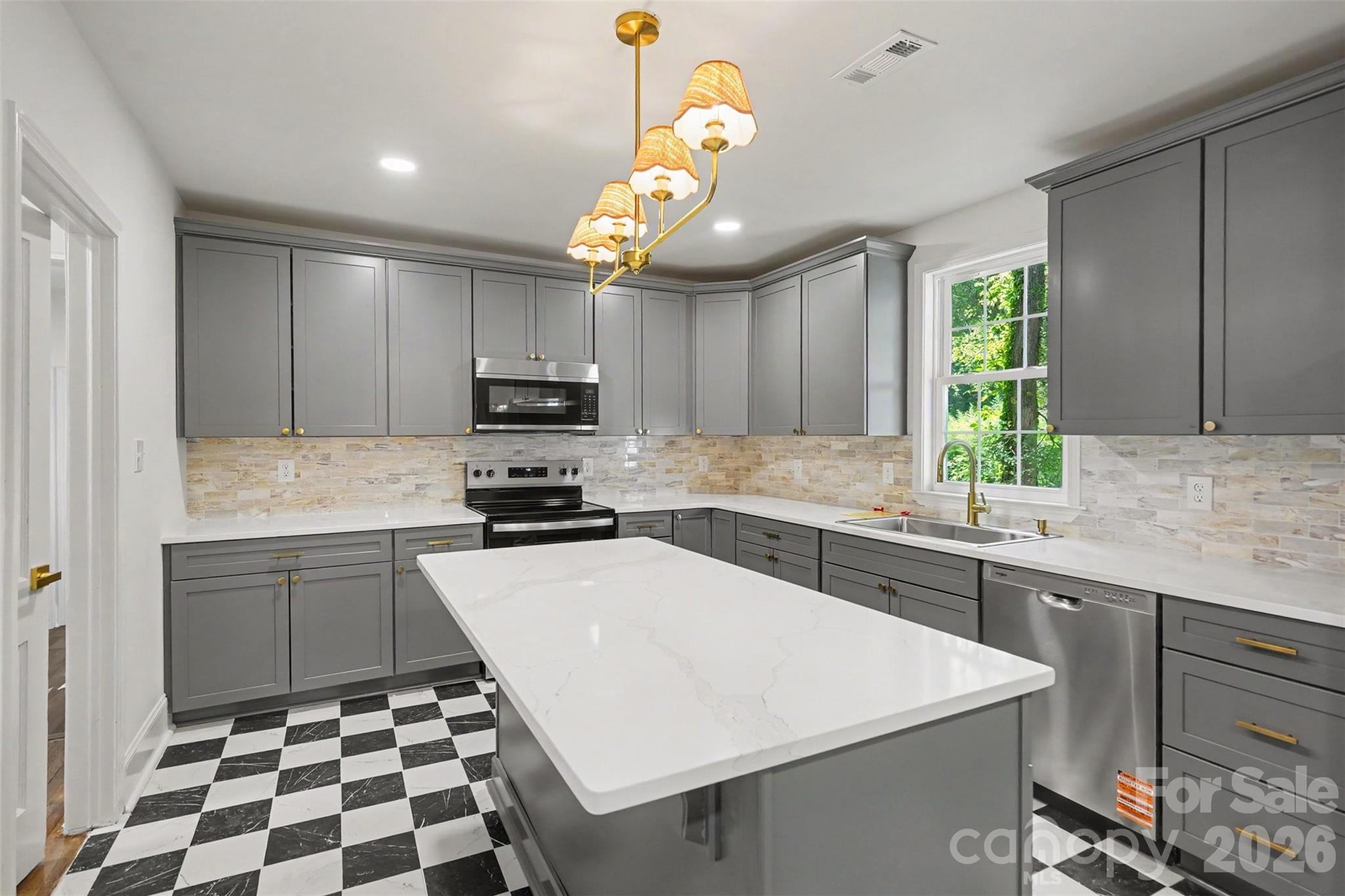 601 Marion Sims Drive — Lancaster