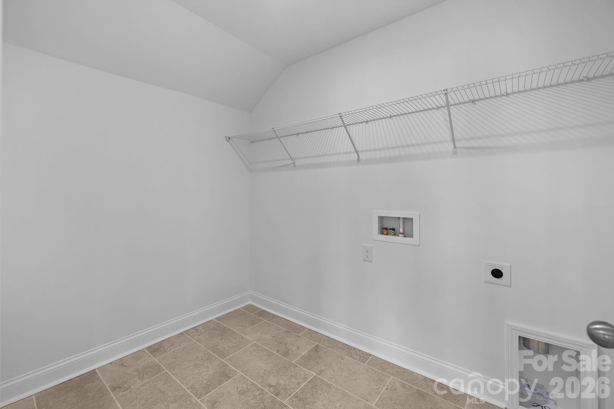 1284 Aft Lane — York