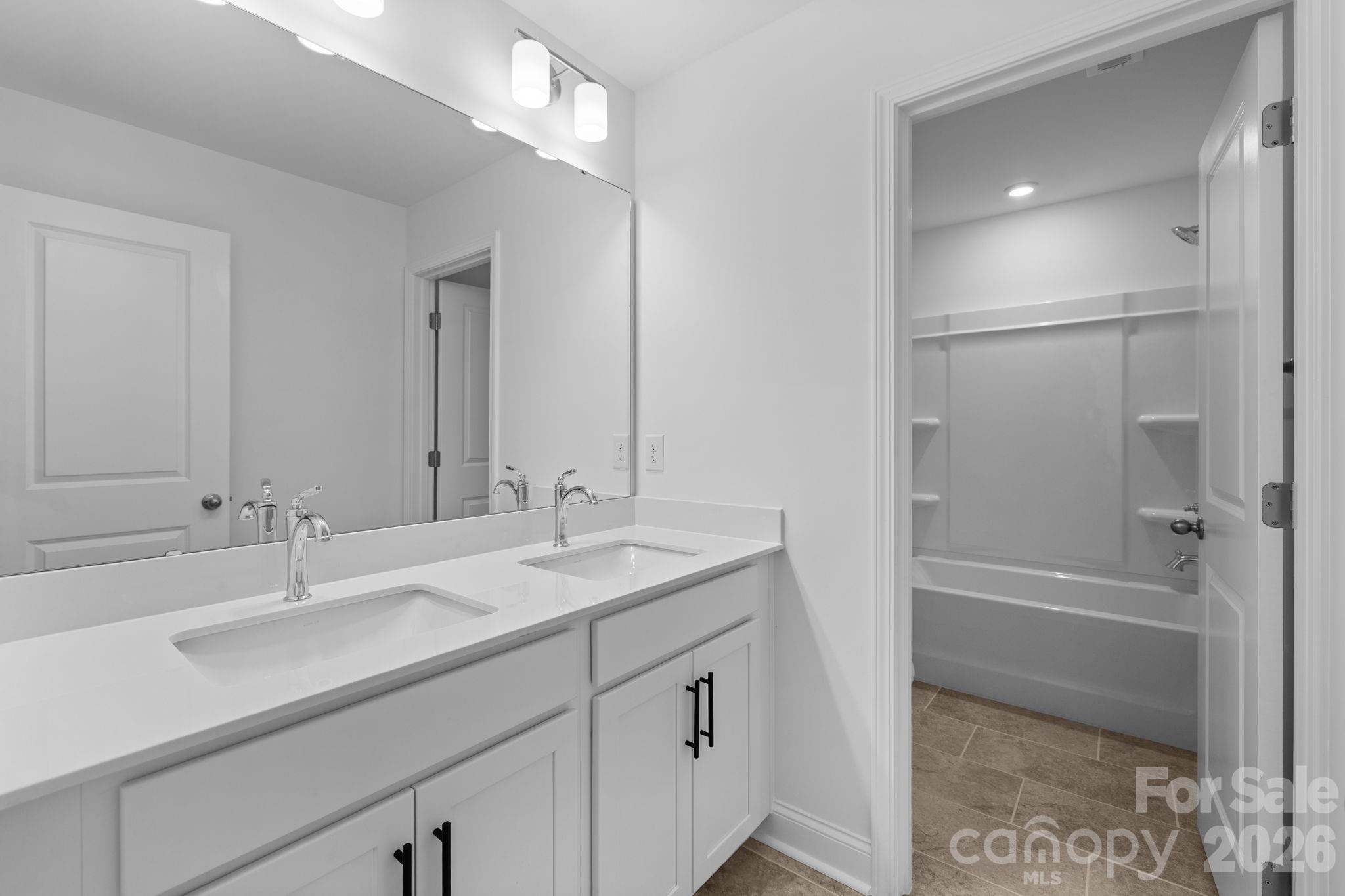 1284 Aft Lane — York