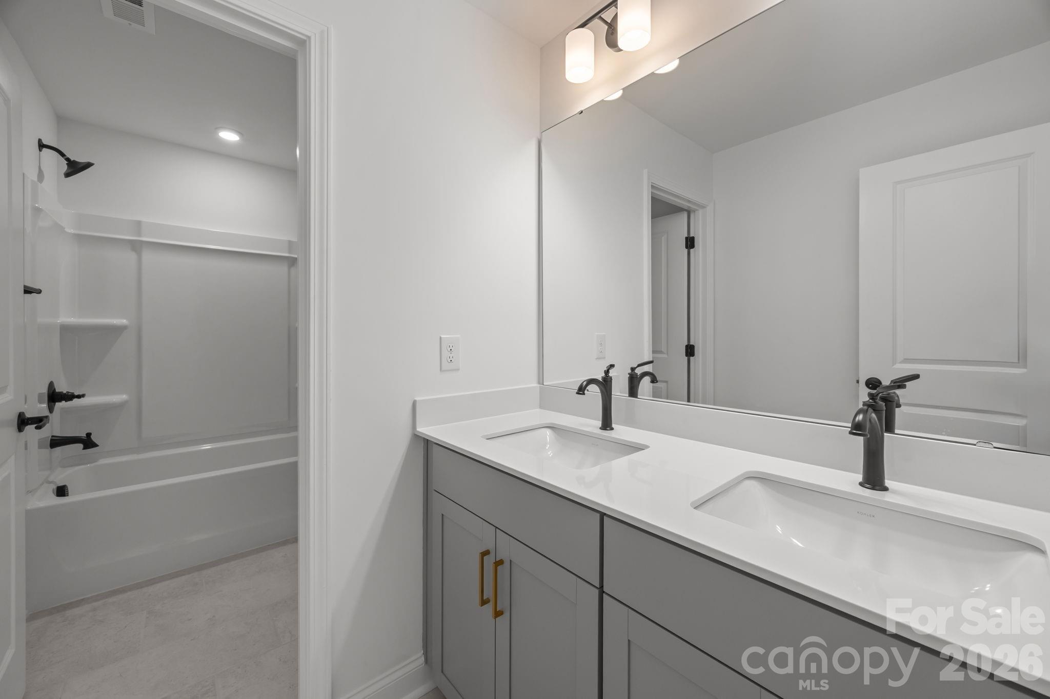 1288 Aft Lane — York