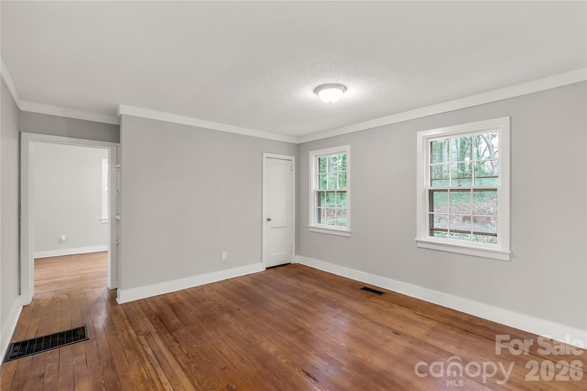 1250 Hampton Grace Avenue — Lancaster