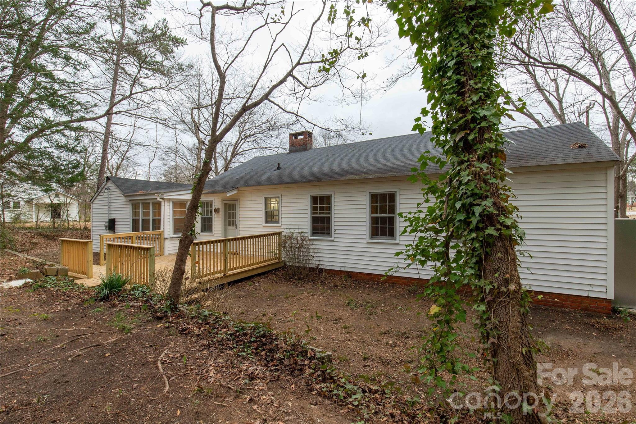1250 Hampton Grace Avenue — Lancaster