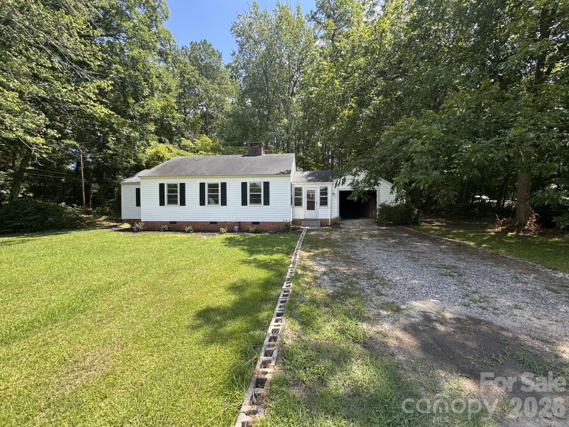 1250 Hampton Grace Avenue — Lancaster