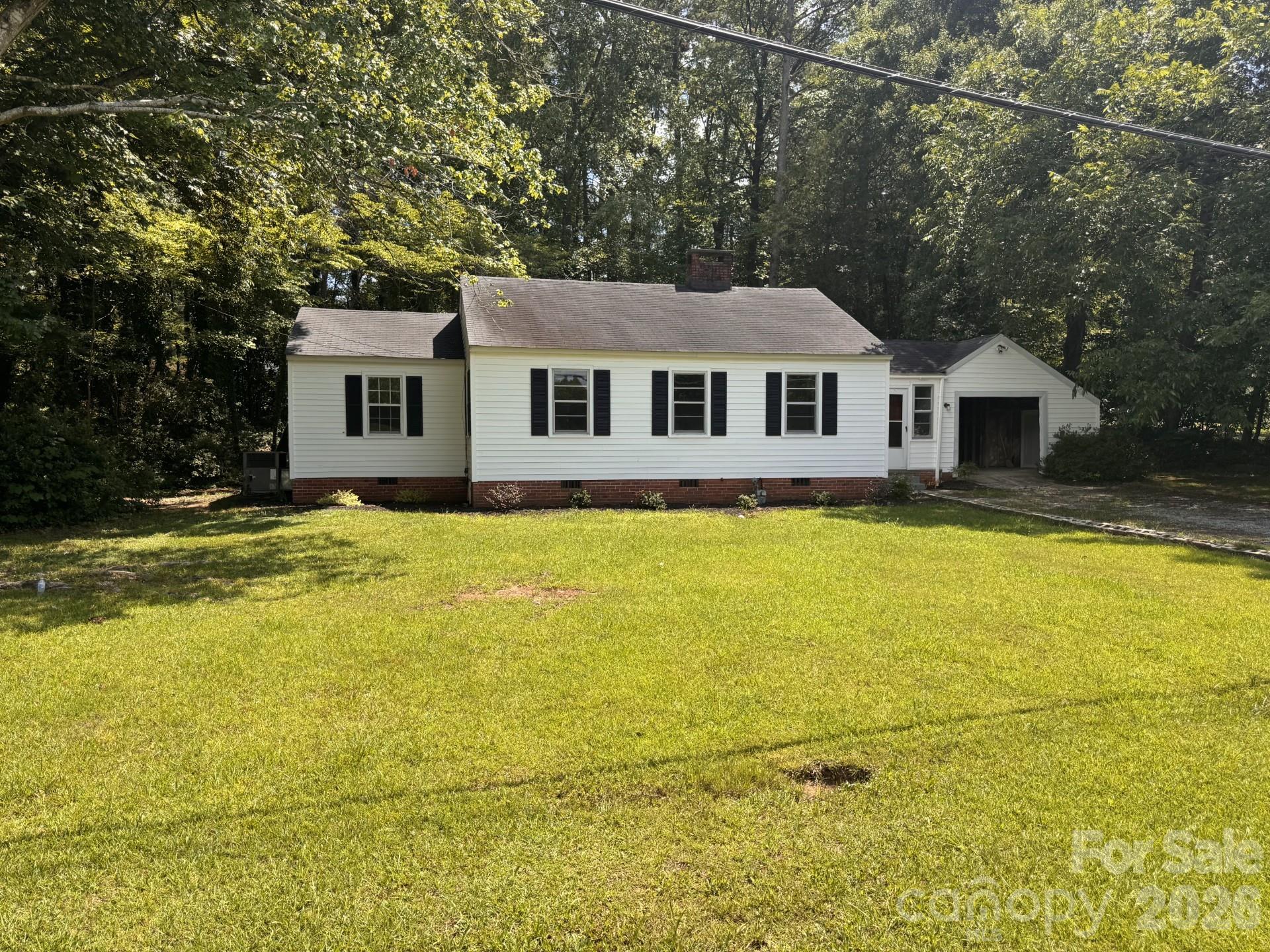 1250 Hampton Grace Avenue — Lancaster