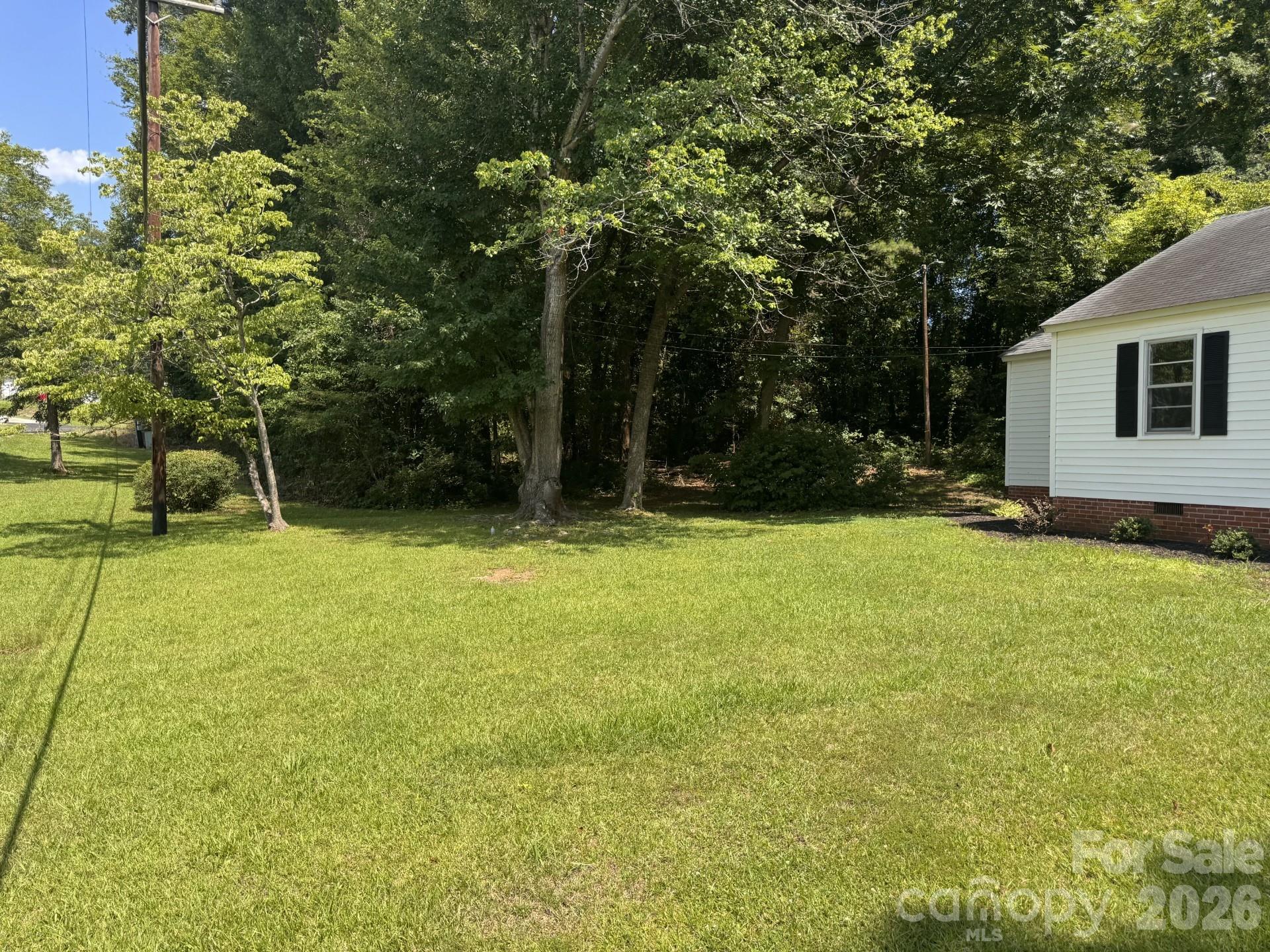 1250 Hampton Grace Avenue — Lancaster