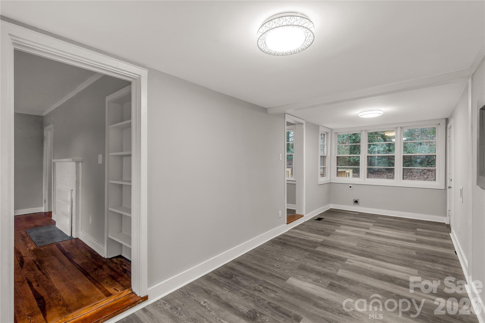 1250 Hampton Grace Avenue — Lancaster