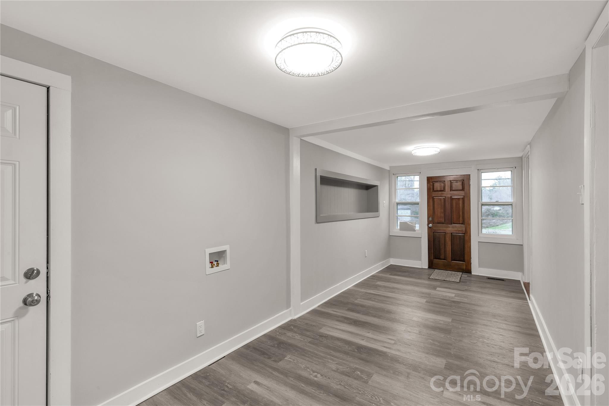 1250 Hampton Grace Avenue — Lancaster