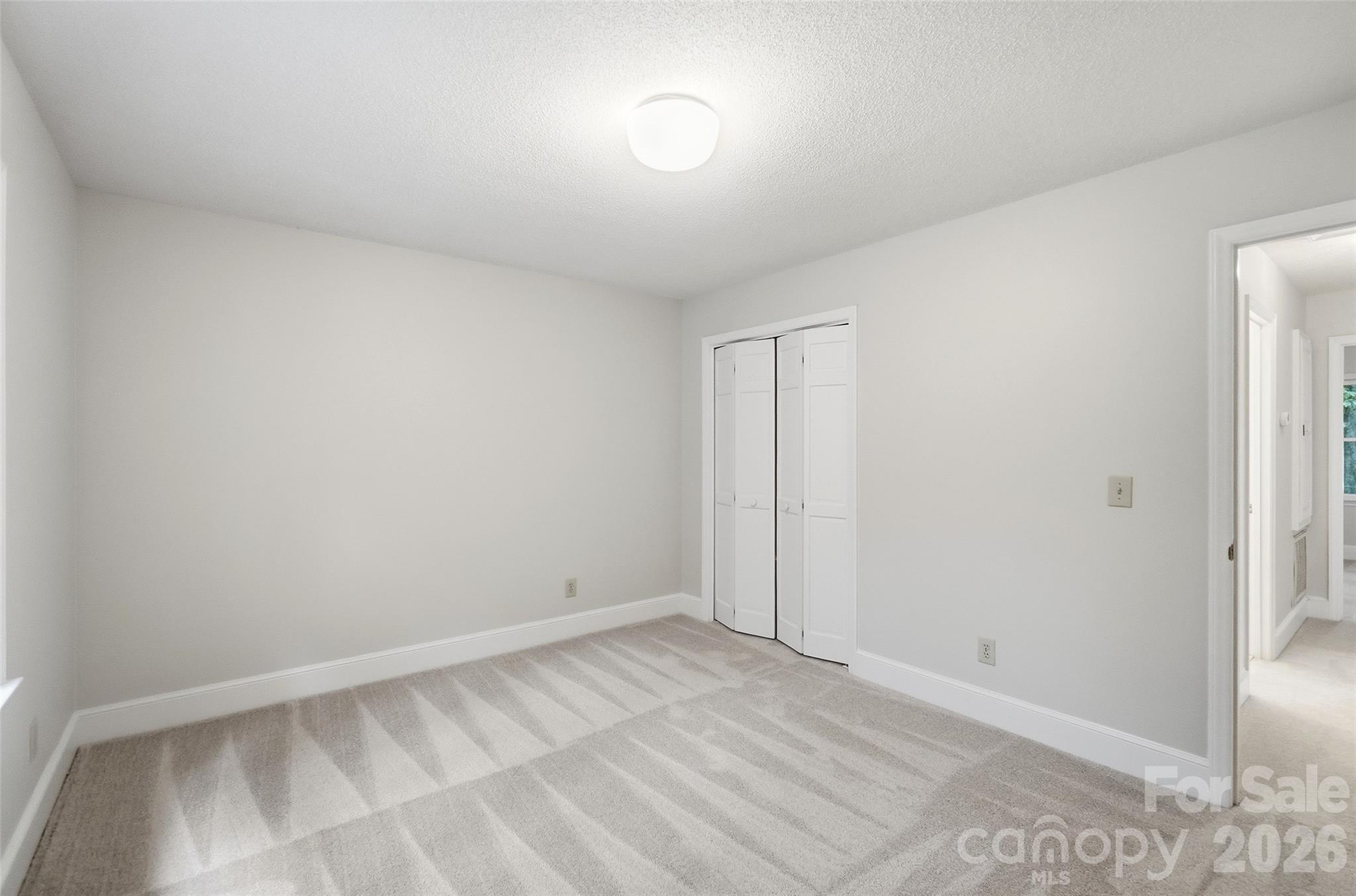 17047 Pond Road — Locust