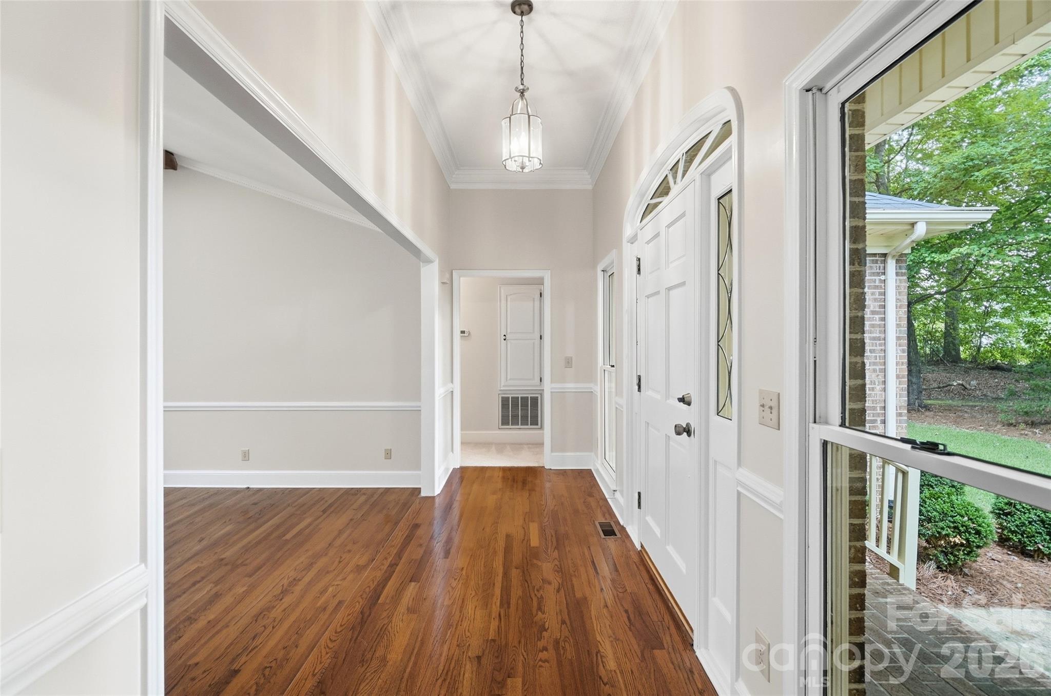 17047 Pond Road — Locust