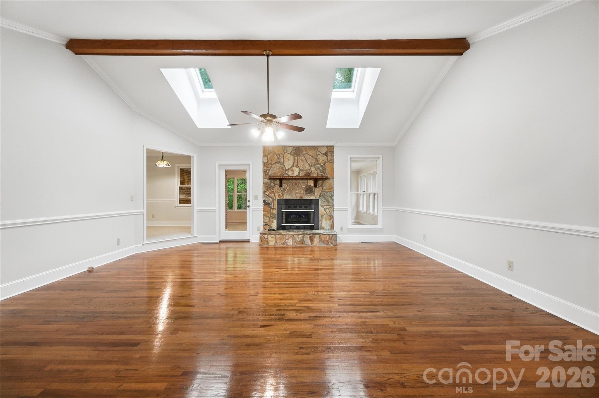 17047 Pond Road — Locust