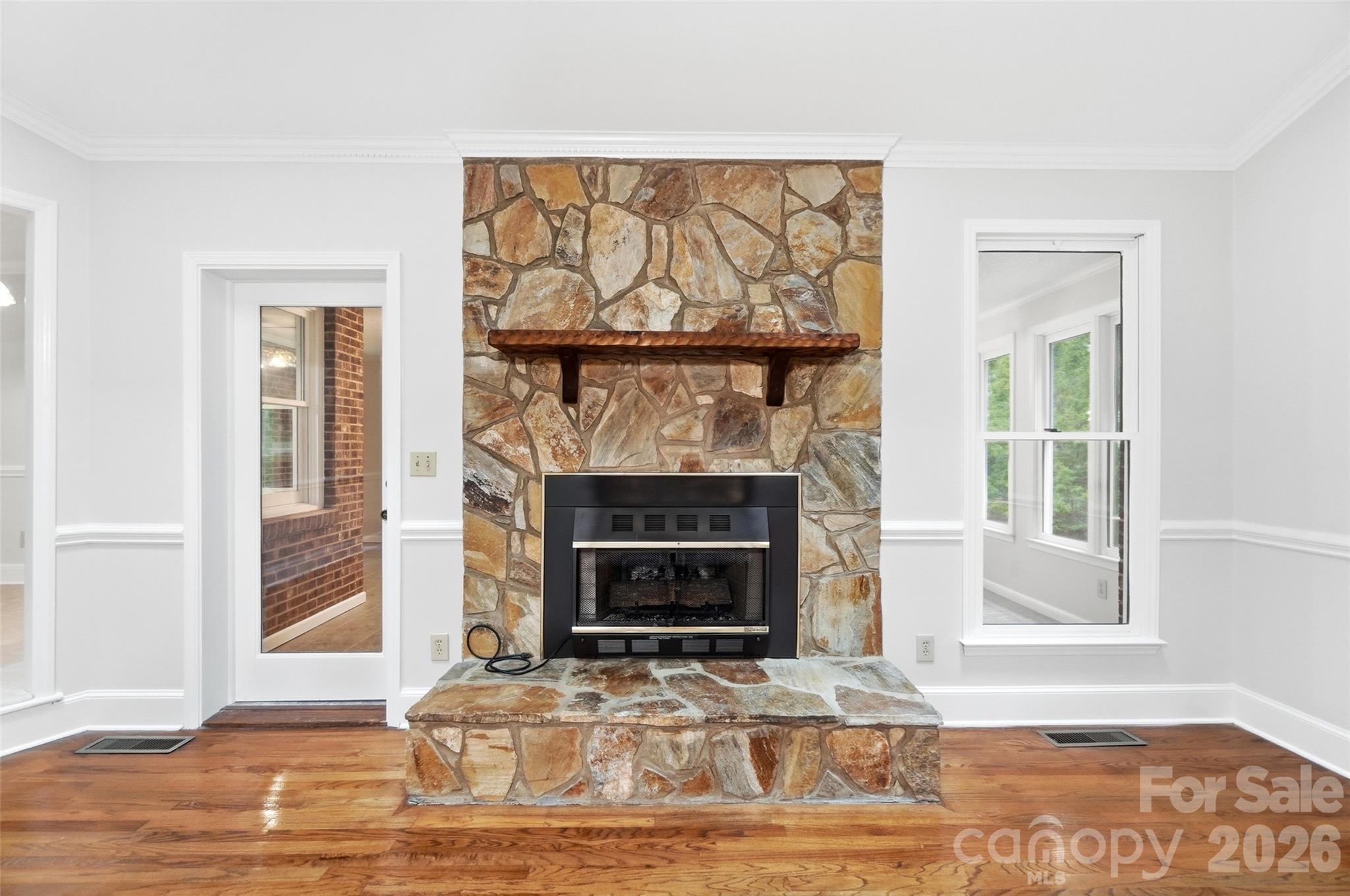 17047 Pond Road — Locust