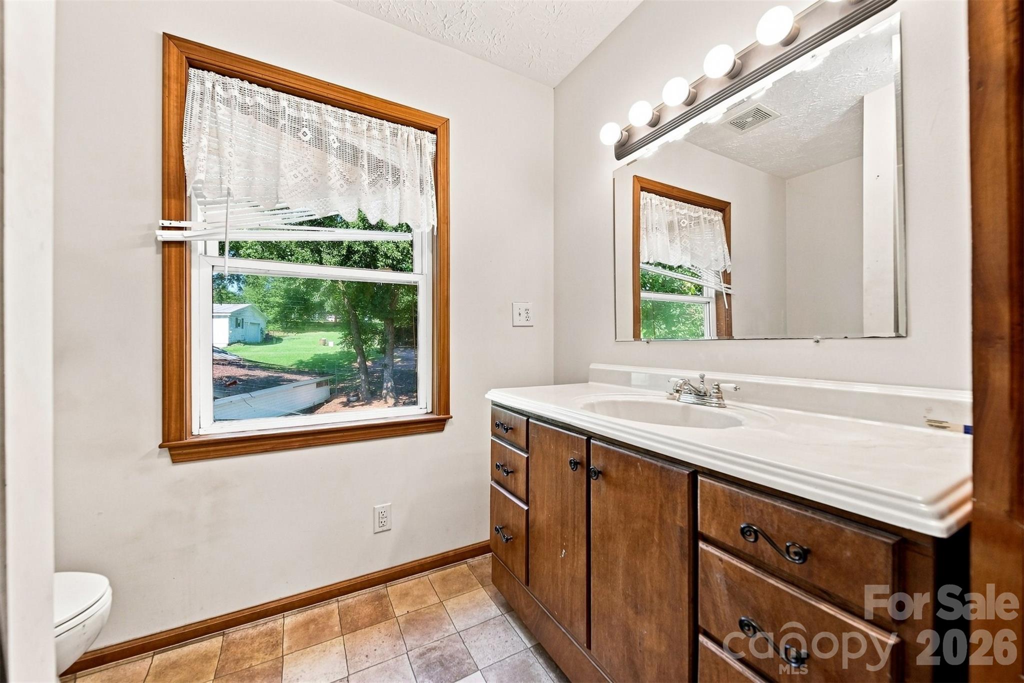 1261 Davis Road — Lincolnton
