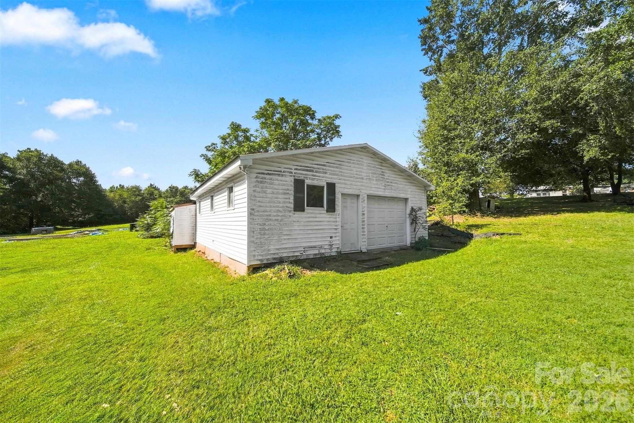 1261 Davis Road — Lincolnton