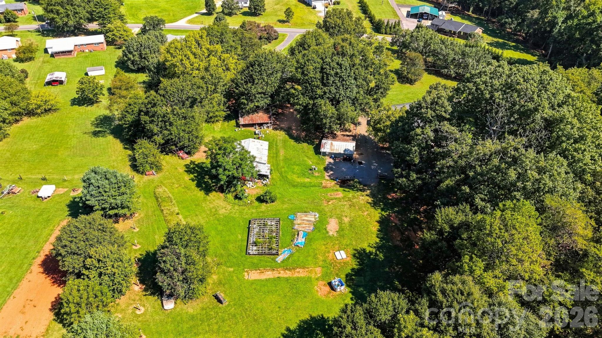 1261 Davis Road — Lincolnton